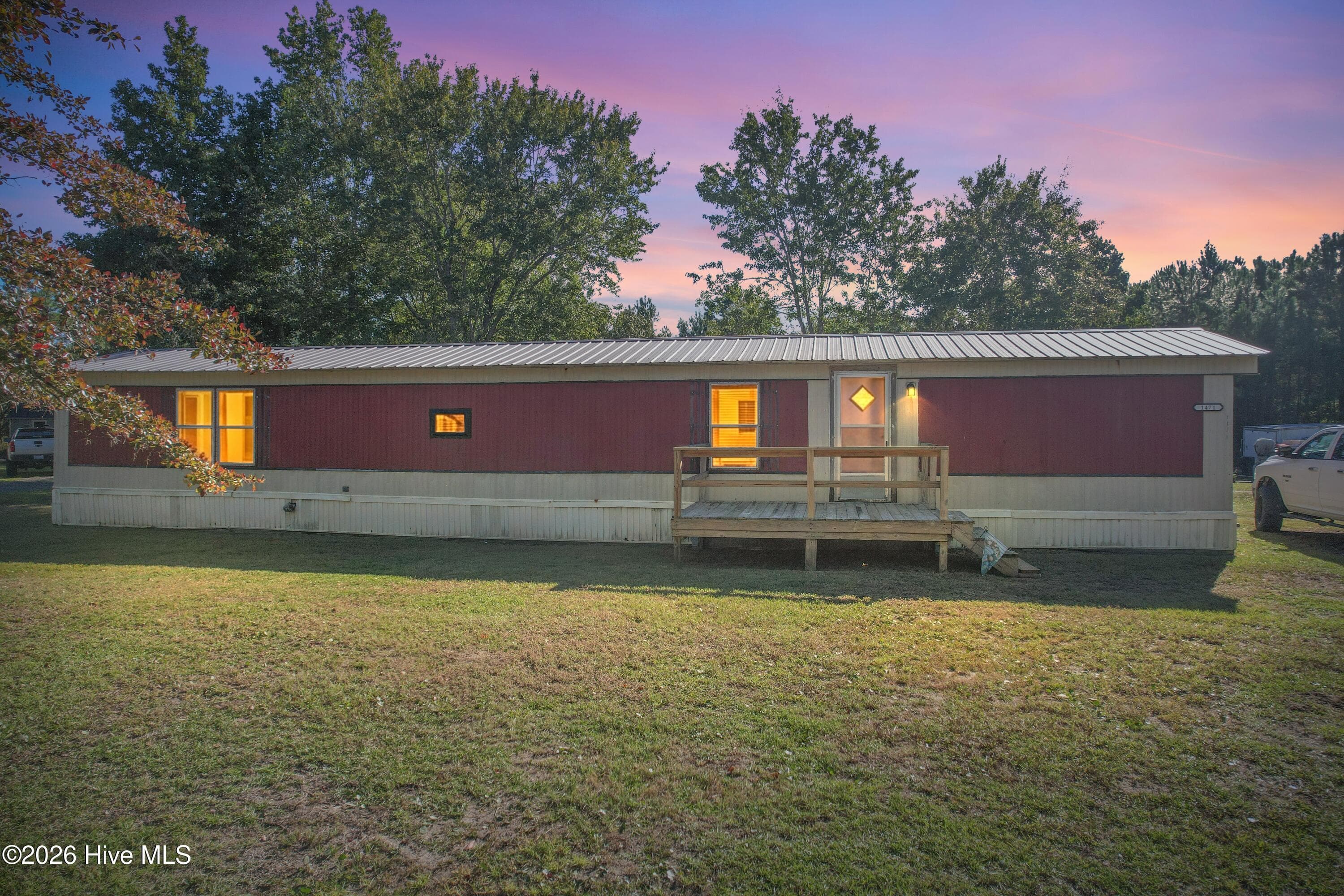 Exterior of 1471 Pine Tree Circle SW