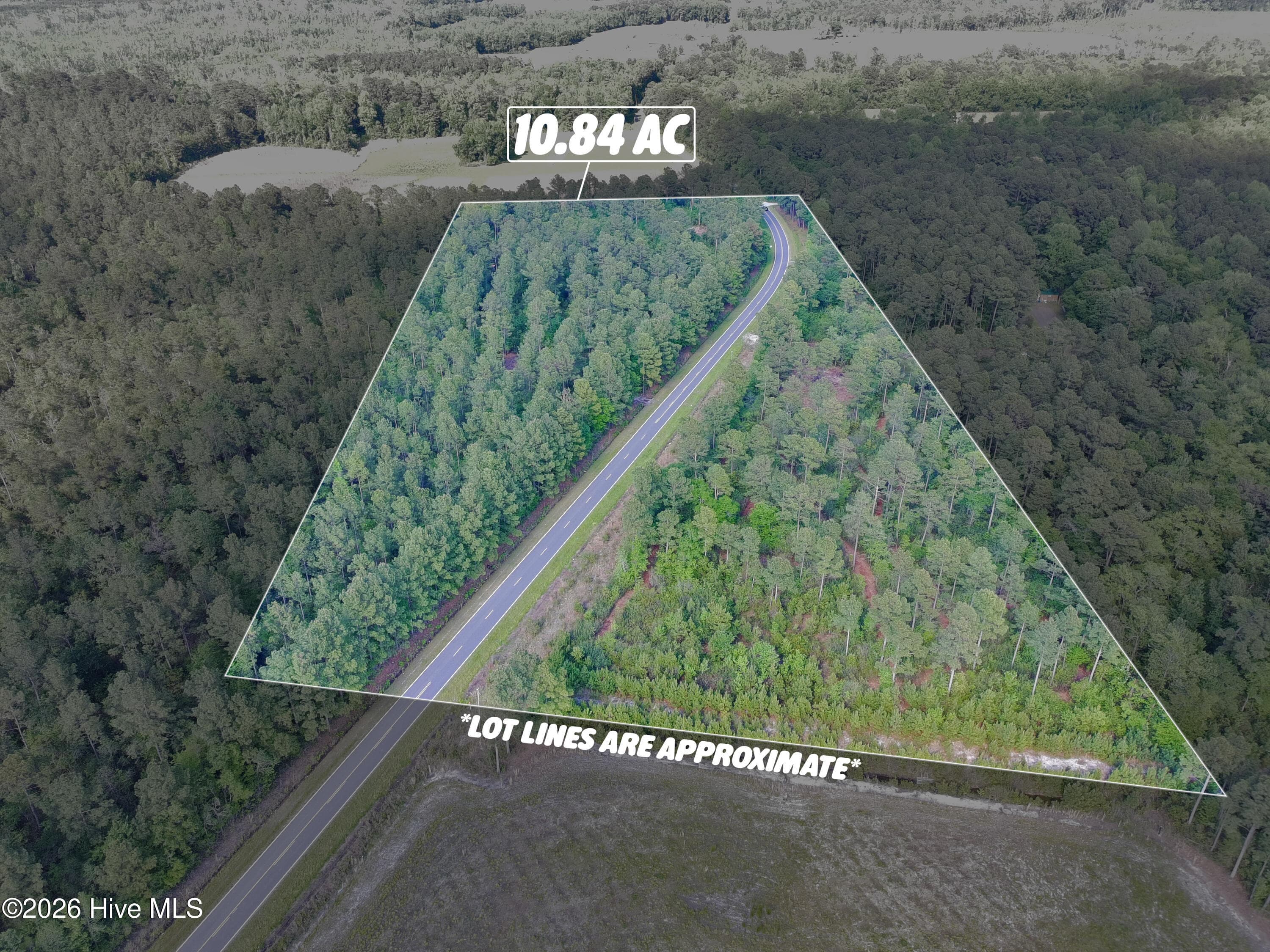 Front of 1827 Lightwood Bridge Road, Wallace, NC 28466