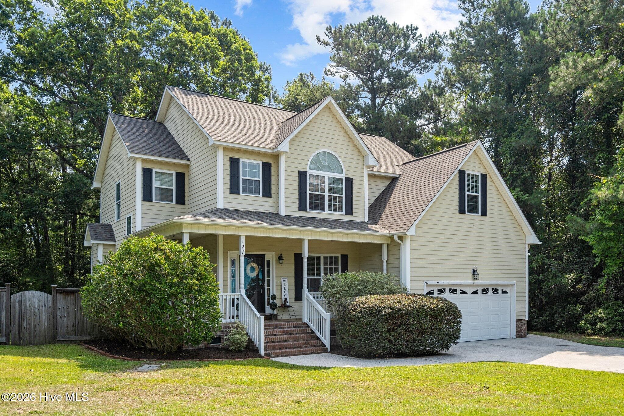 Front of 127 Headwaters Drive, Hampstead, NC 28443