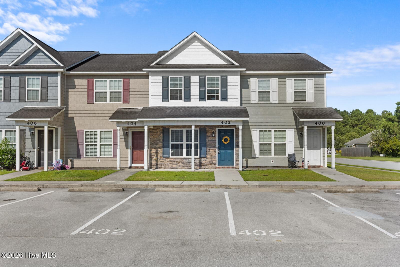 Front of 402 Caldwell Loop, Jacksonville, NC 28546