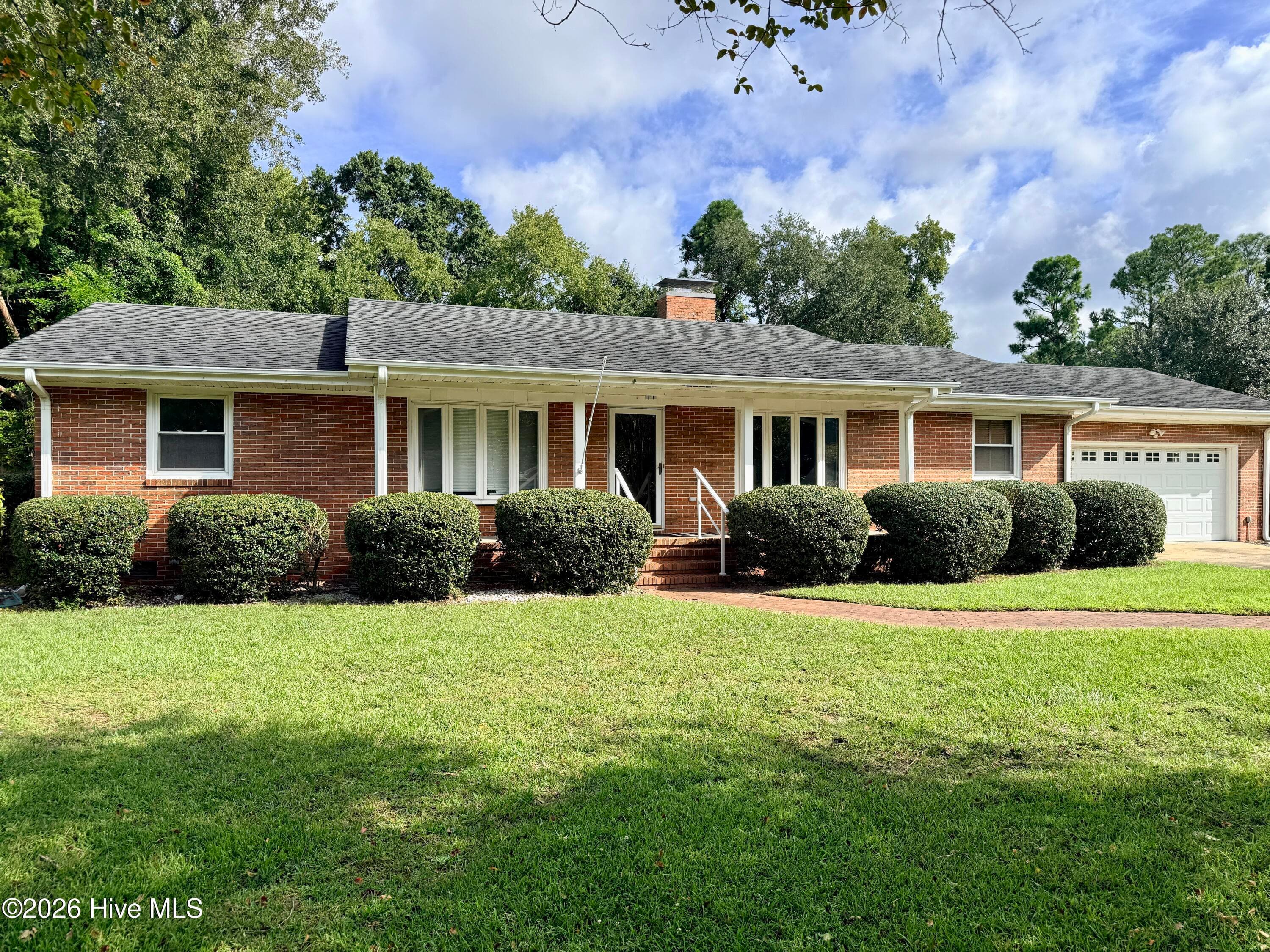 Front of 4825 College Acres Drive, Wilmington, NC 28403