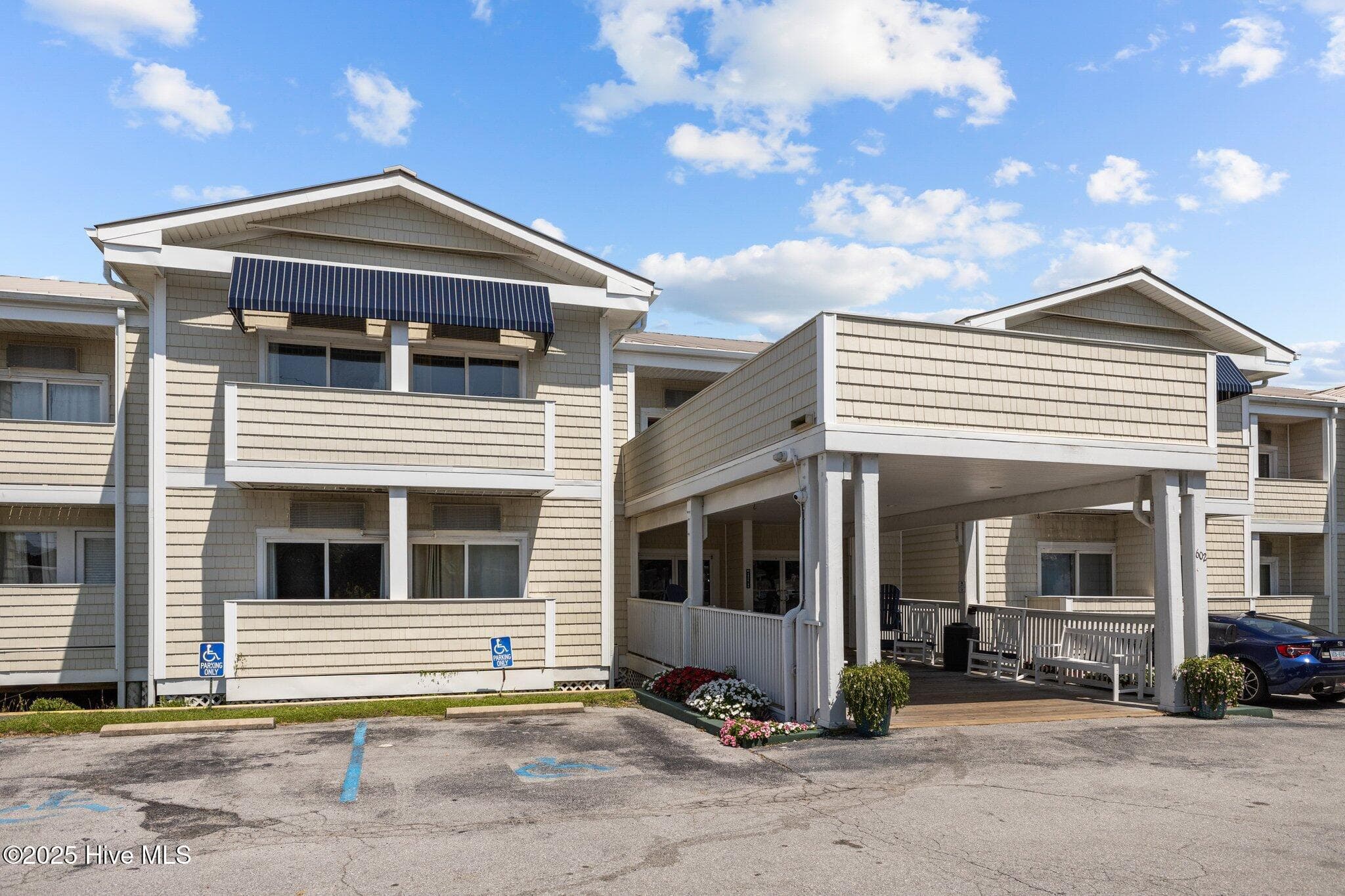 Exterior of 602 W Fort Macon Road 135, Atlantic Beach, NC 28512