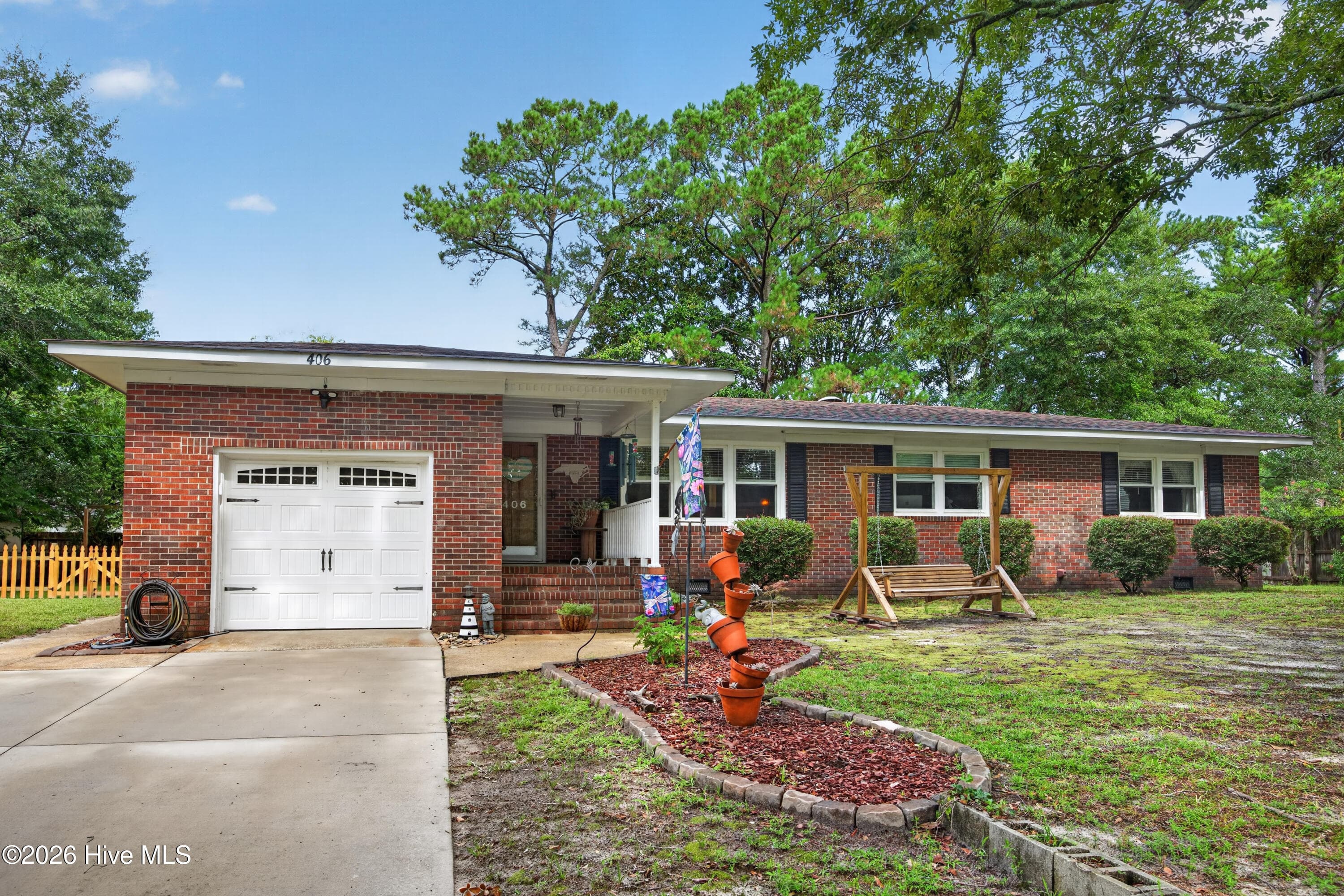 Front of 406 Sharon Drive, Wilmington, NC 28409