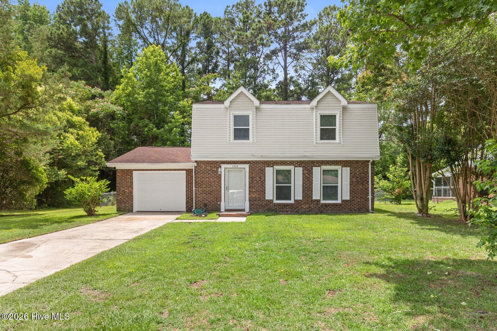 Front of 108 Meadowview Court, Jacksonville, NC 28546