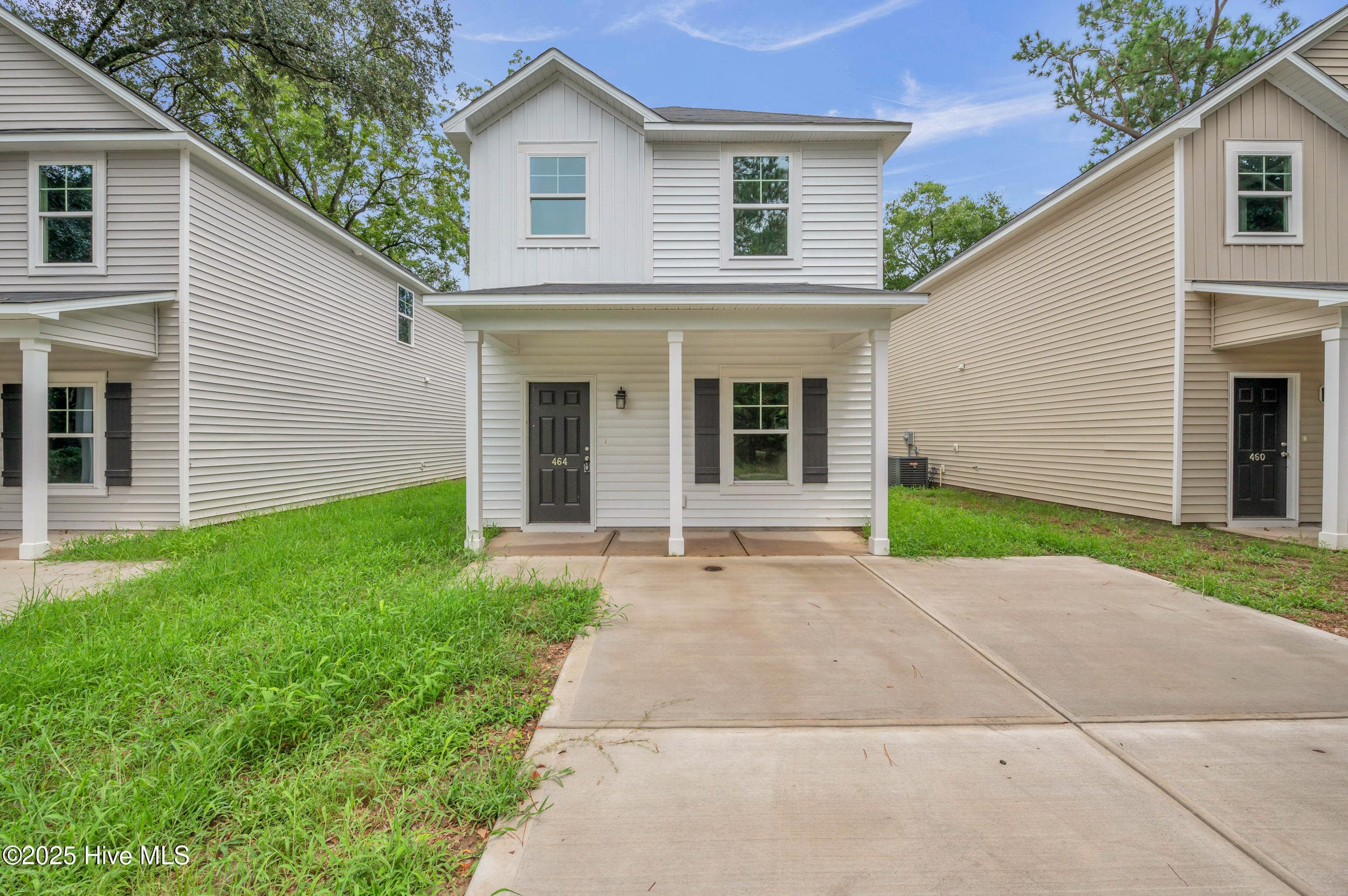 Front of 464 Maides Avenue, Wilmington, NC 28405