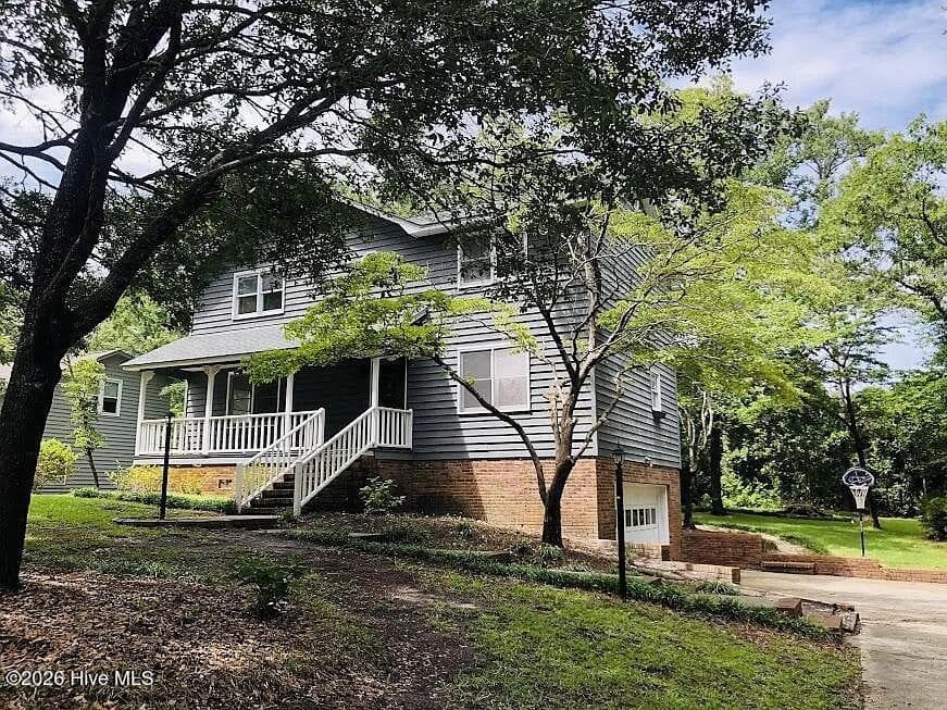 Front of 5225 Hedgerow Lane, Wilmington, NC 28409