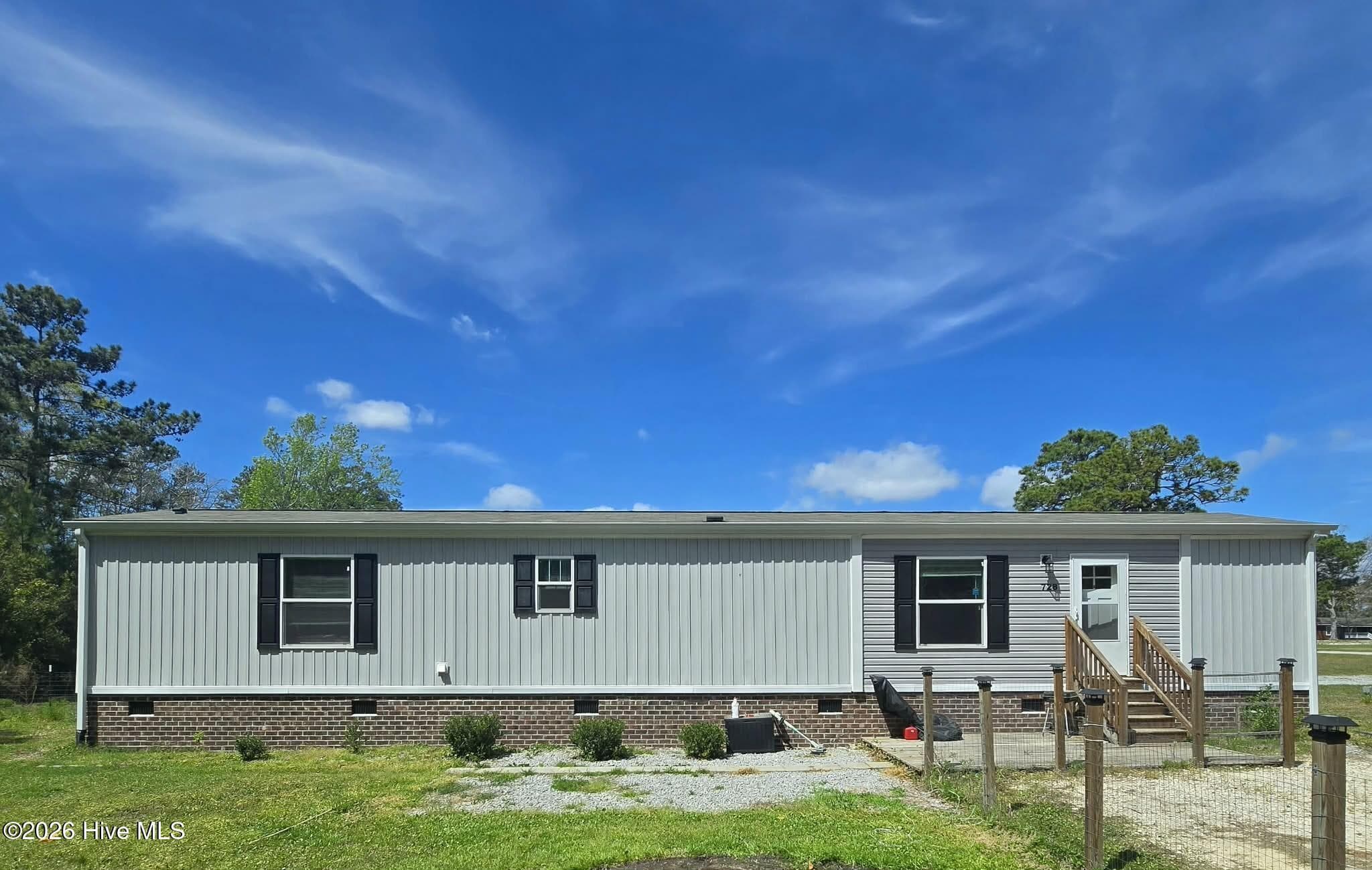 Front of 728 James Street, Hubert, NC 28539
