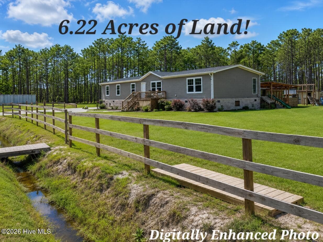 Front of 2094 Traders Neck Road, Hampstead, NC 28443