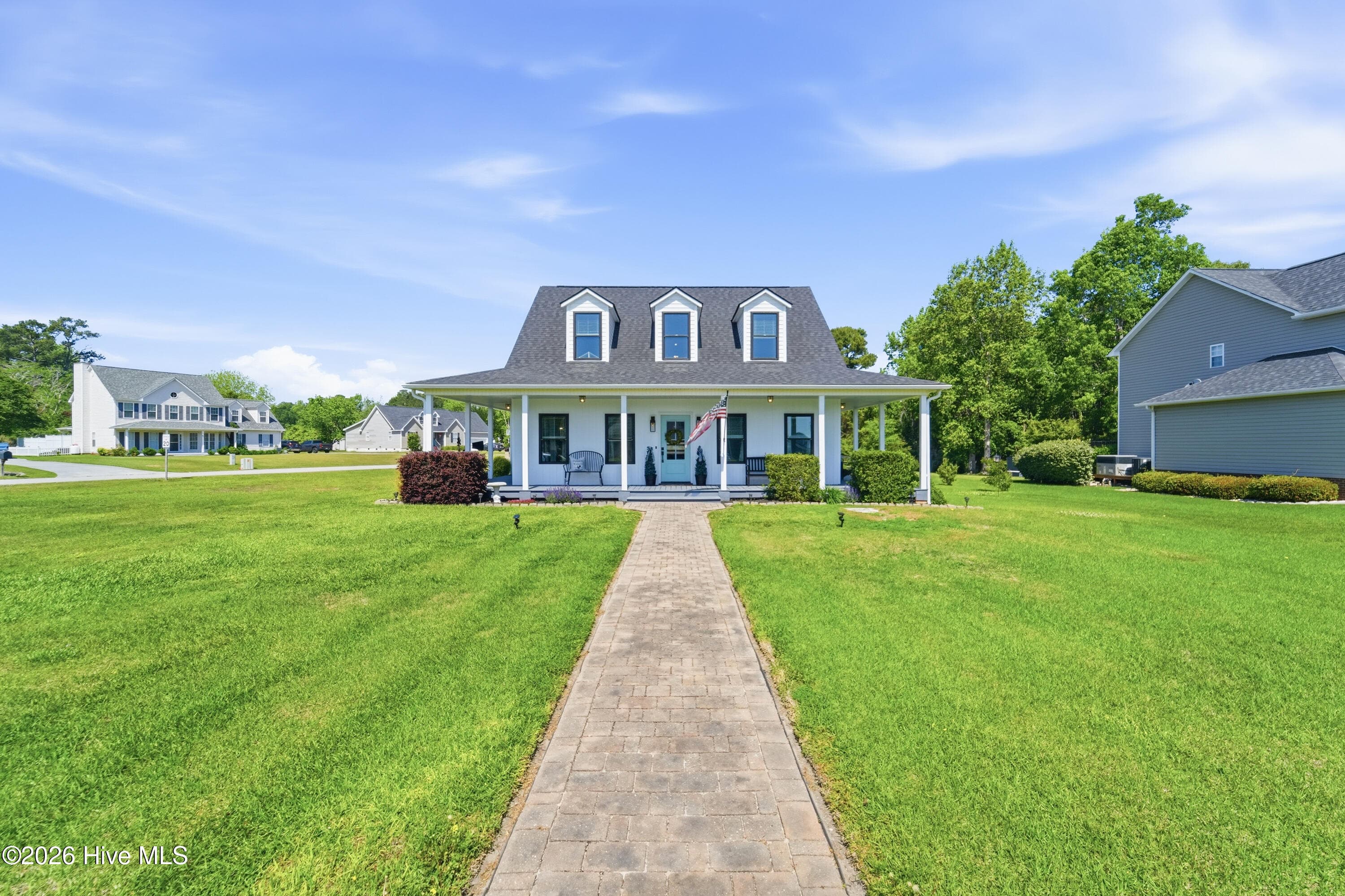 Front of 48 Pickett Way, Swansboro, NC 28584
