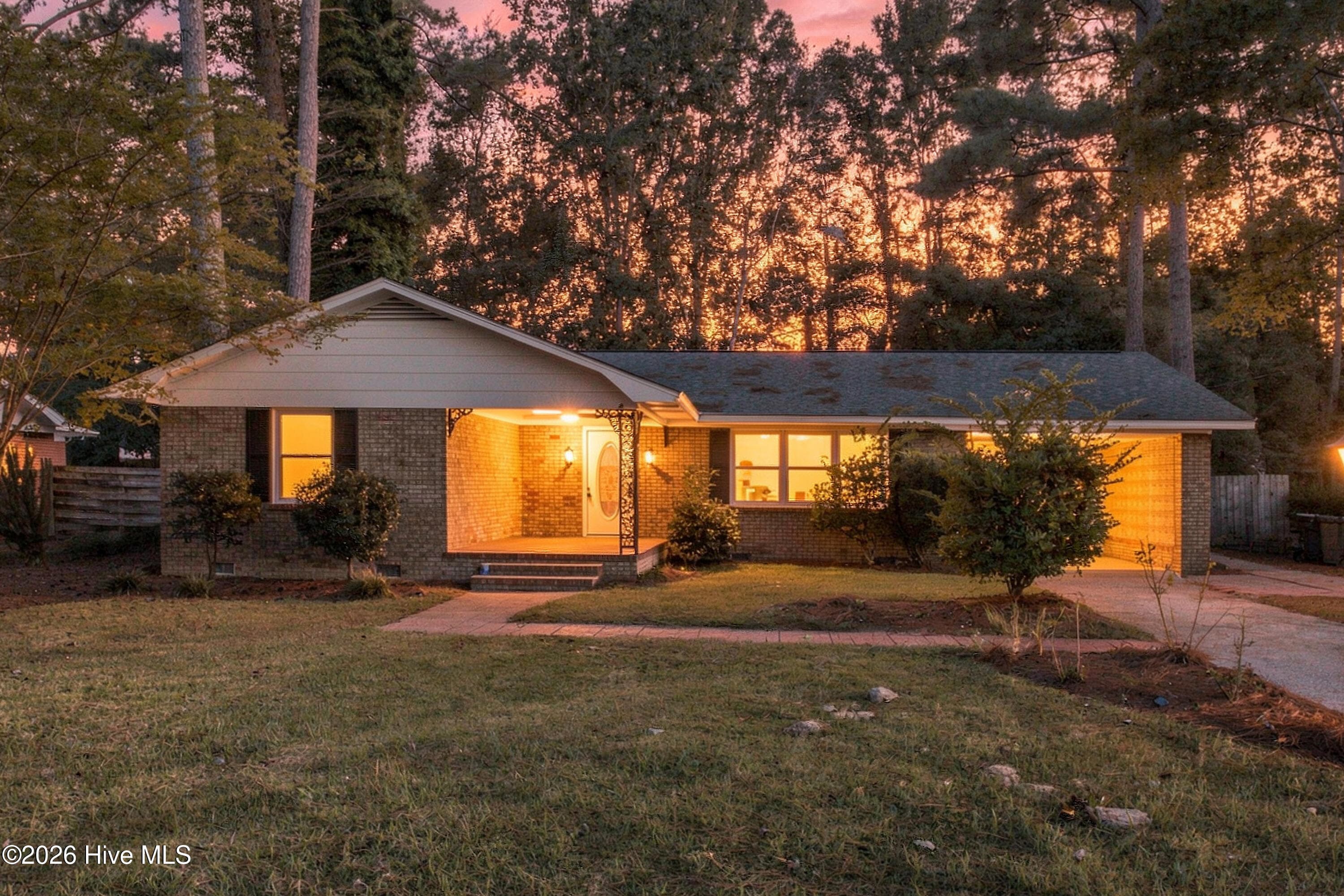 Front of 235 Oak Street, Wallace, NC 28466