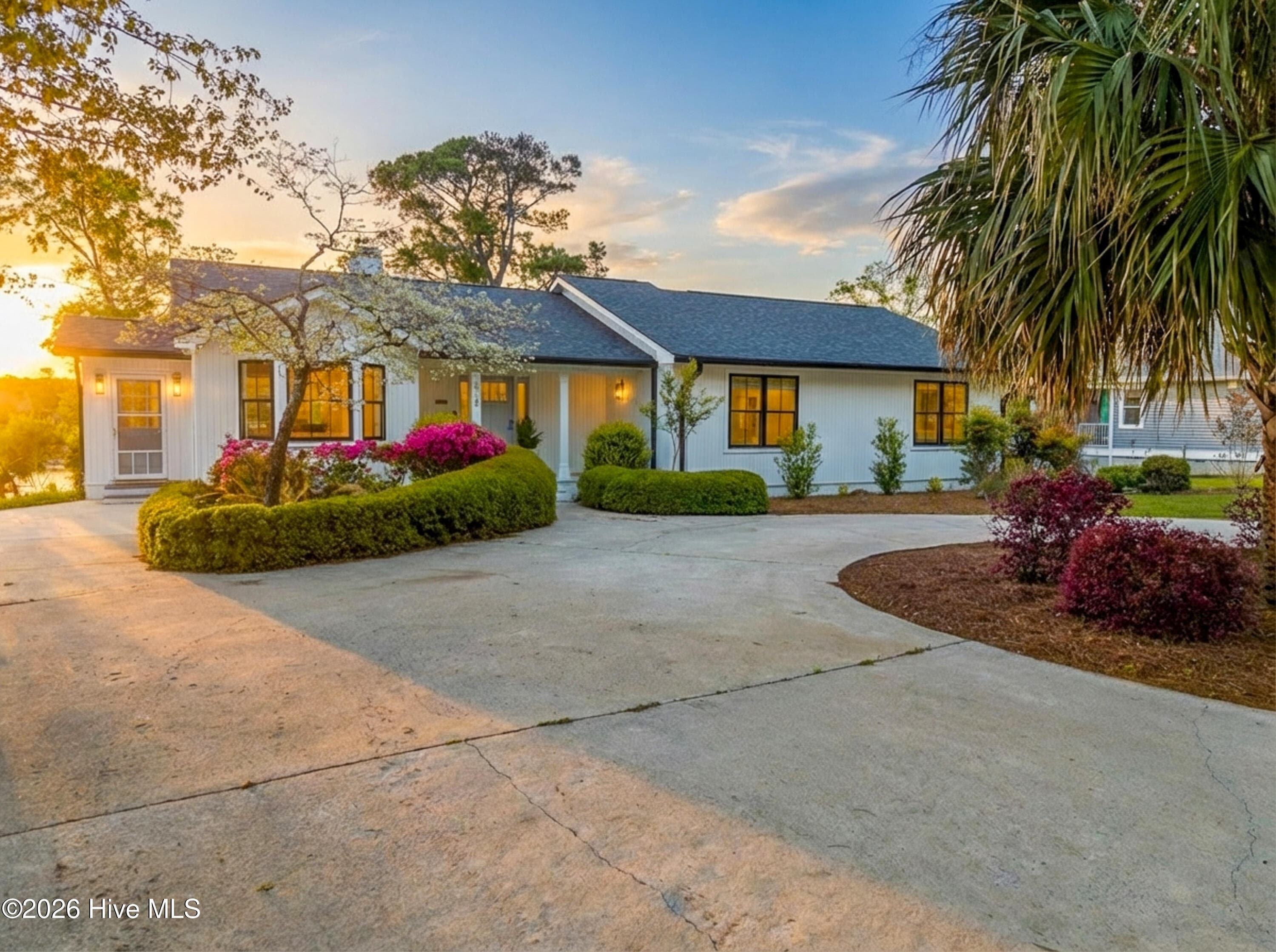 Exterior of 218 Olde Point Loop, Hampstead, NC 28443