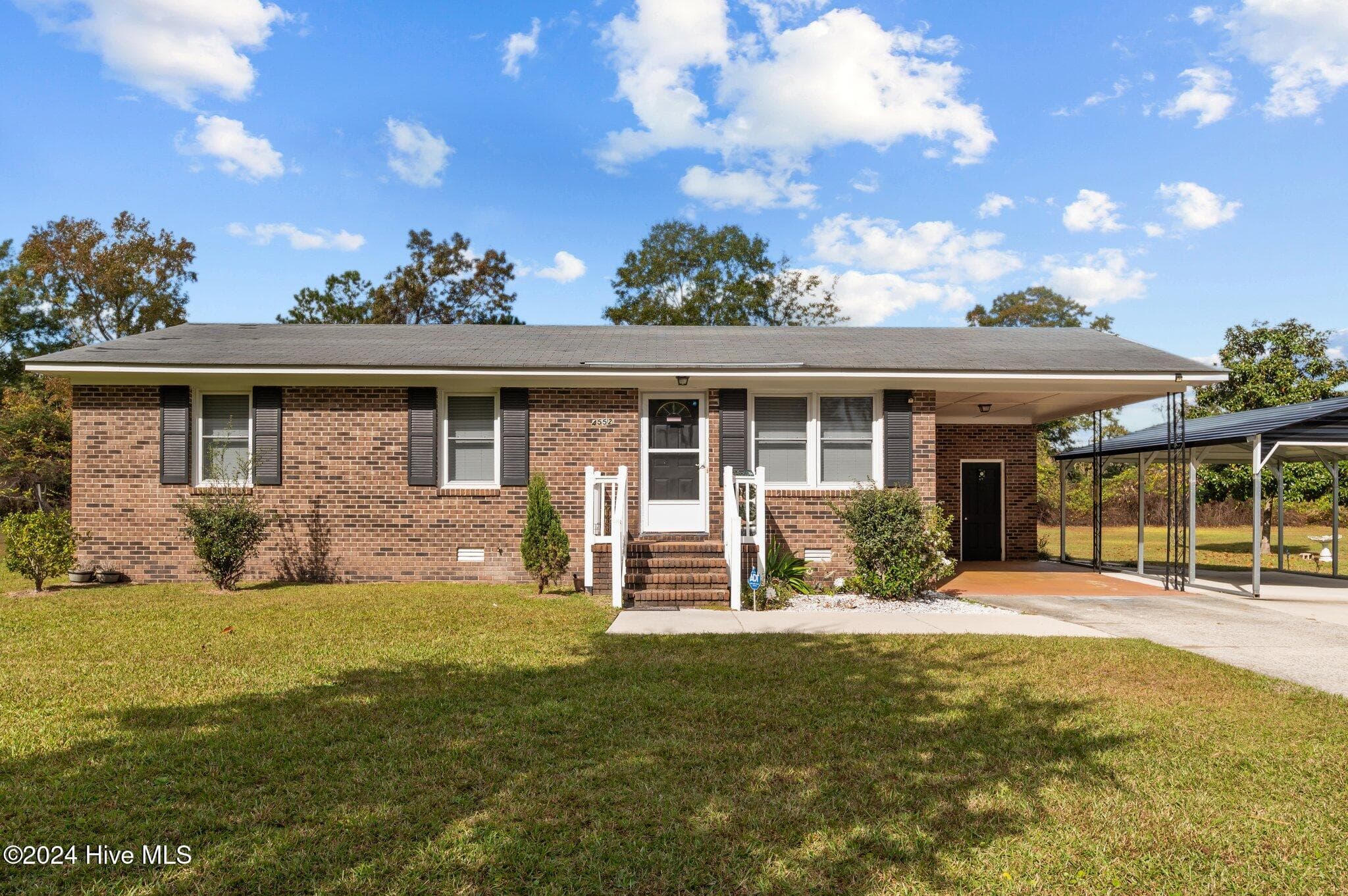 Front of 4552 Kay Circle, Grifton, NC 28530