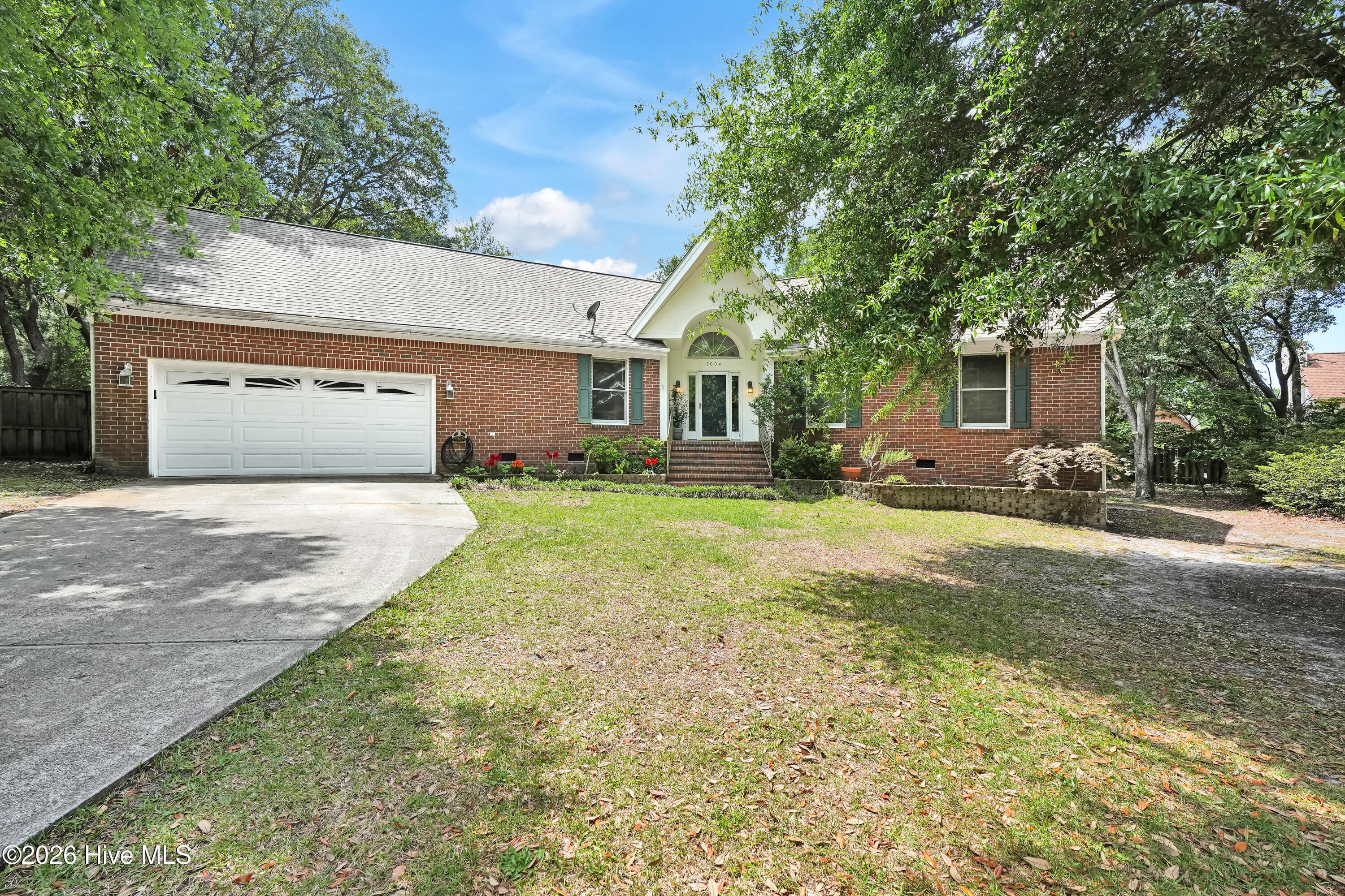 Front of 7004 Poplar Knoll Court, Wilmington, NC 28409