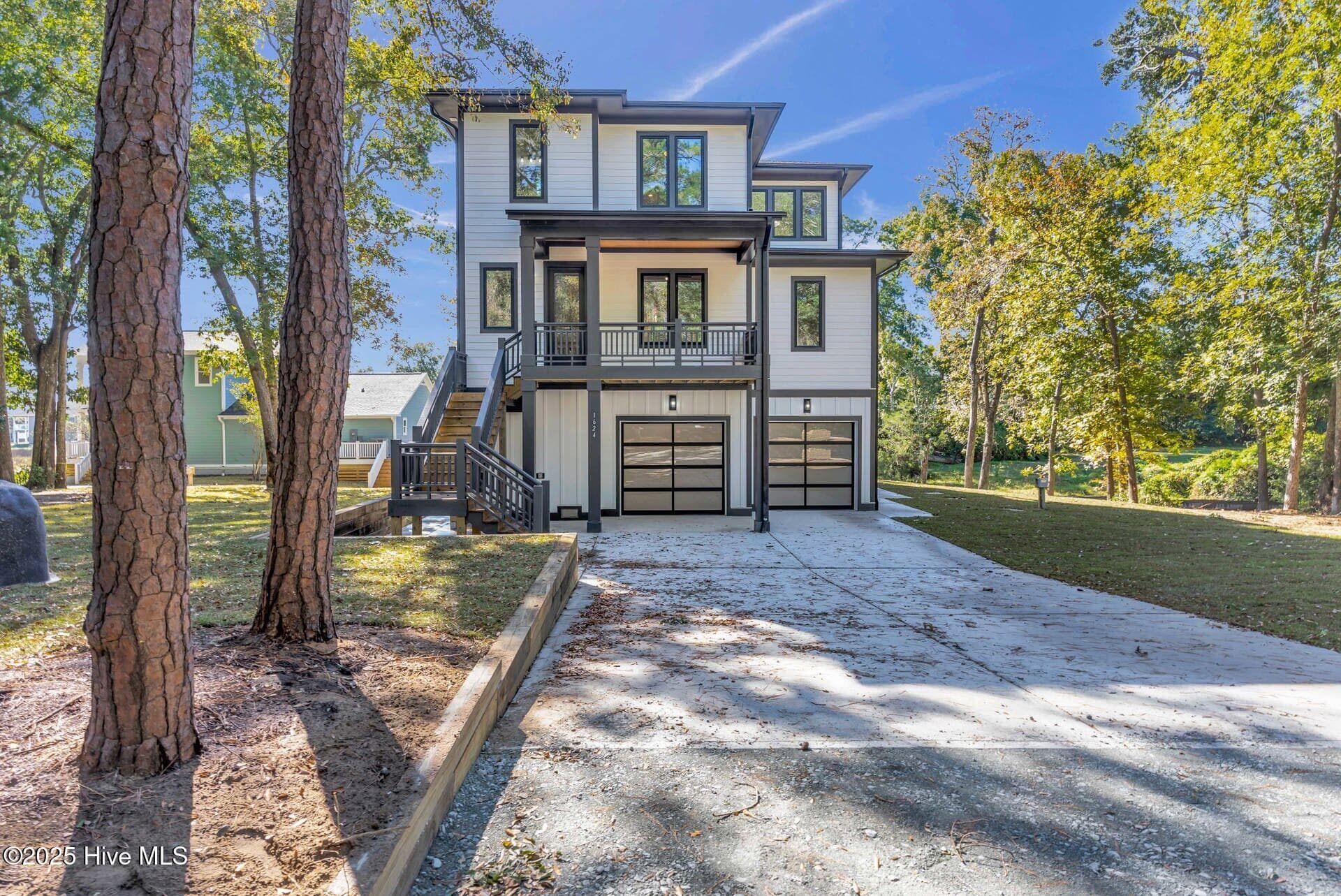 Exterior of 1624 Sunrise Lane, Wilmington, NC 28409