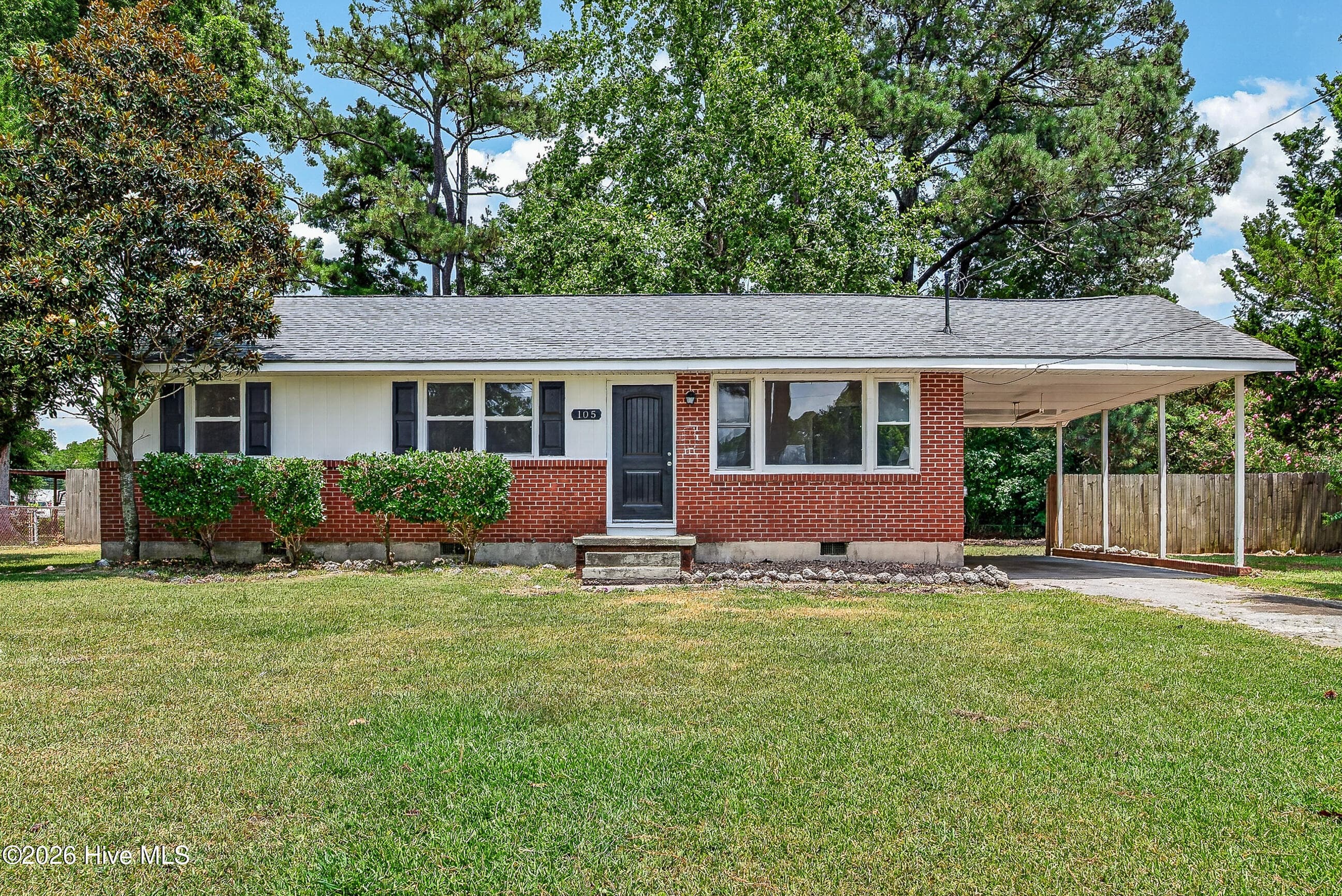 Front of 105 Kitt Drive, Jacksonville, NC 28540