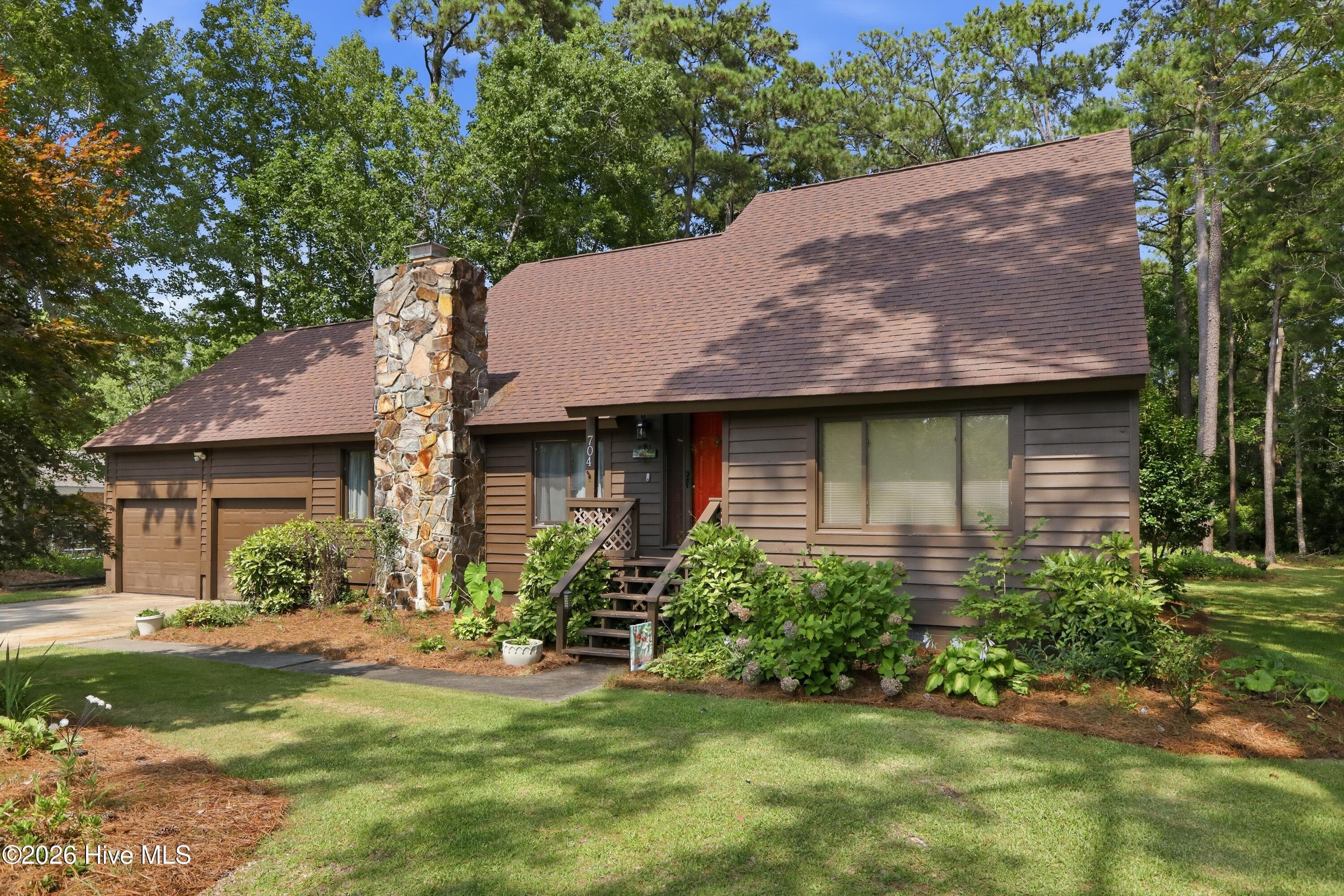 Exterior of 704 Meadow Court, Morehead City, NC 28557
