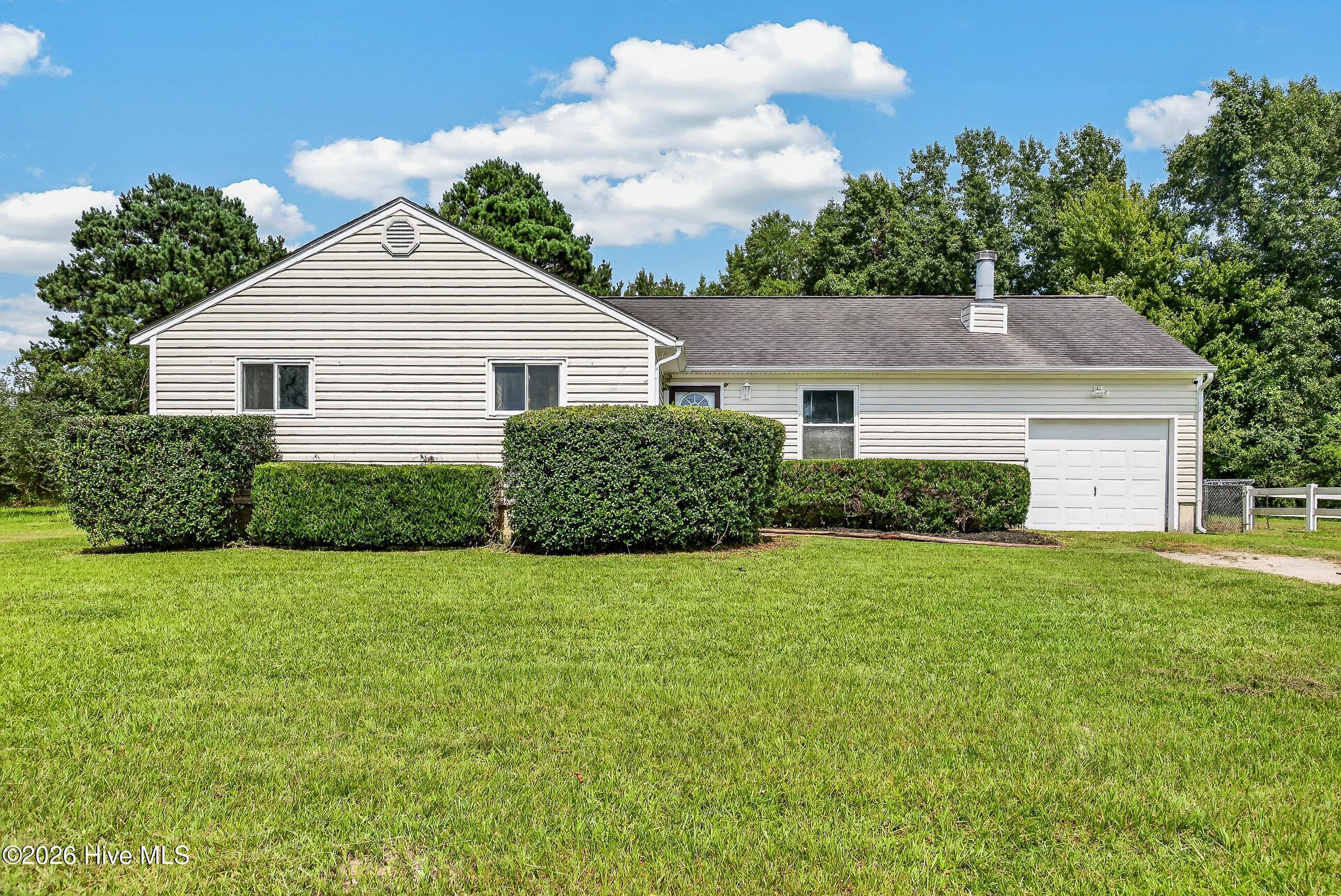 Exterior of 306 Drummer Kellum Road, Jacksonville, NC 28546