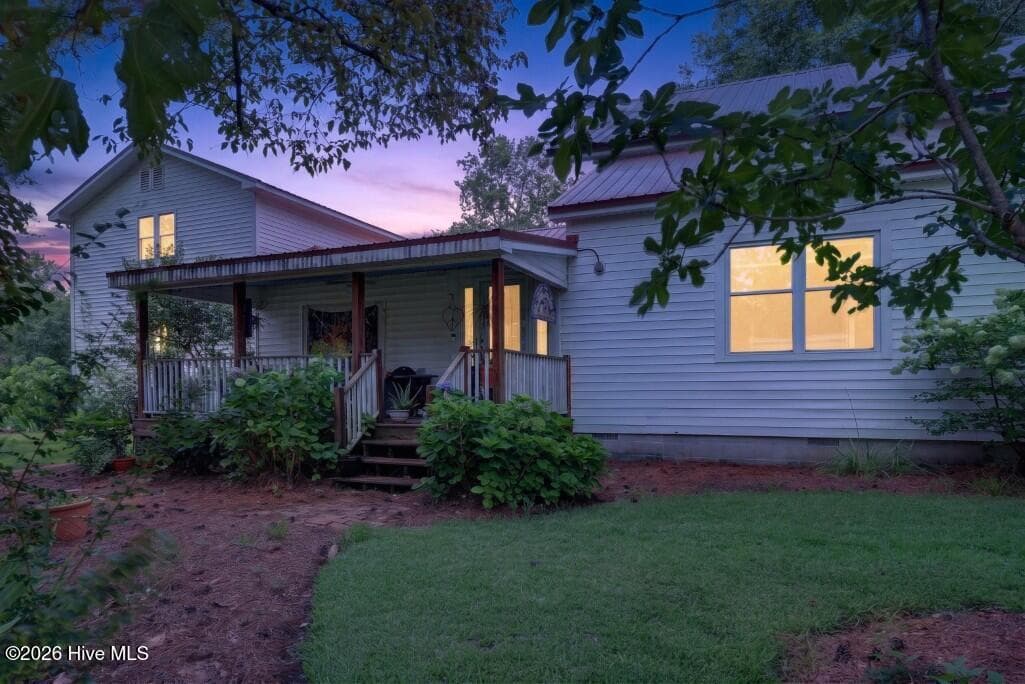 Front of 1465 B Street, New Bern, NC 28560