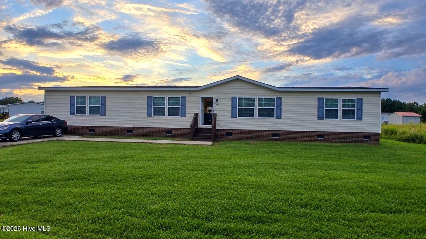 Front of 910 Mccaskill Drive, Kinston, NC 28501