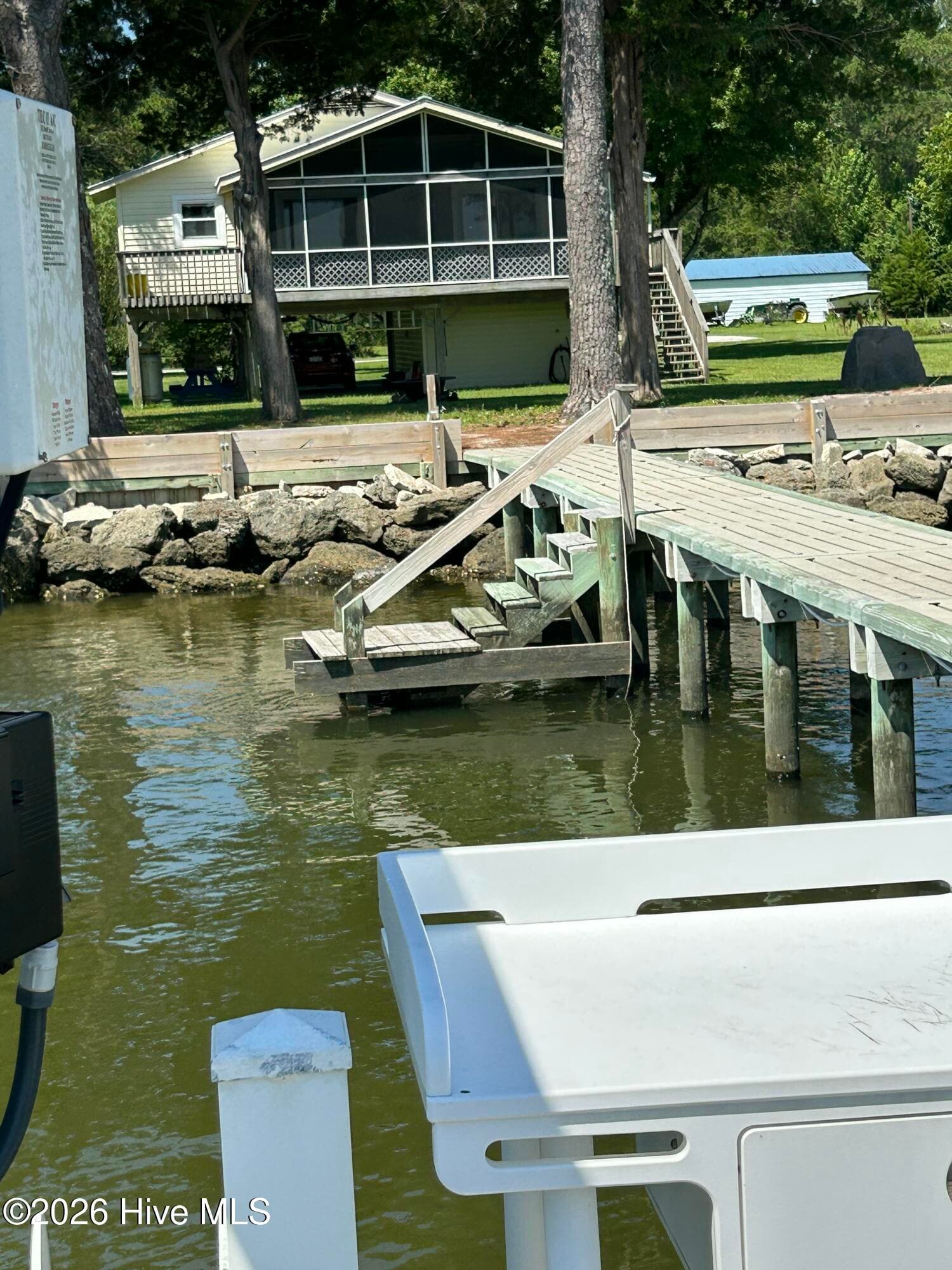 Front of 197 S River Drive, Beaufort, NC 28516