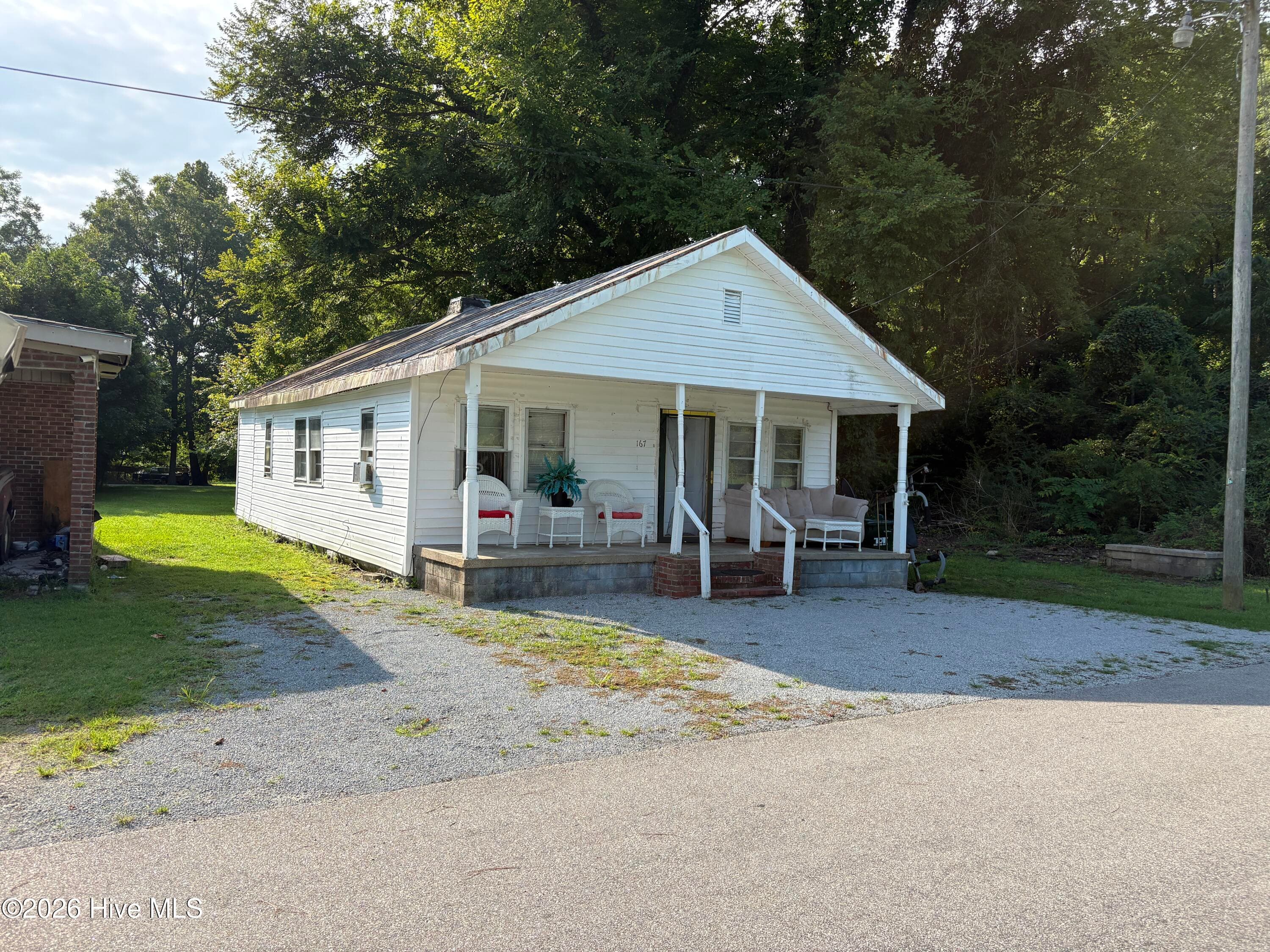 Front of 167 Larry Avenue, Pollocksville, NC 28573