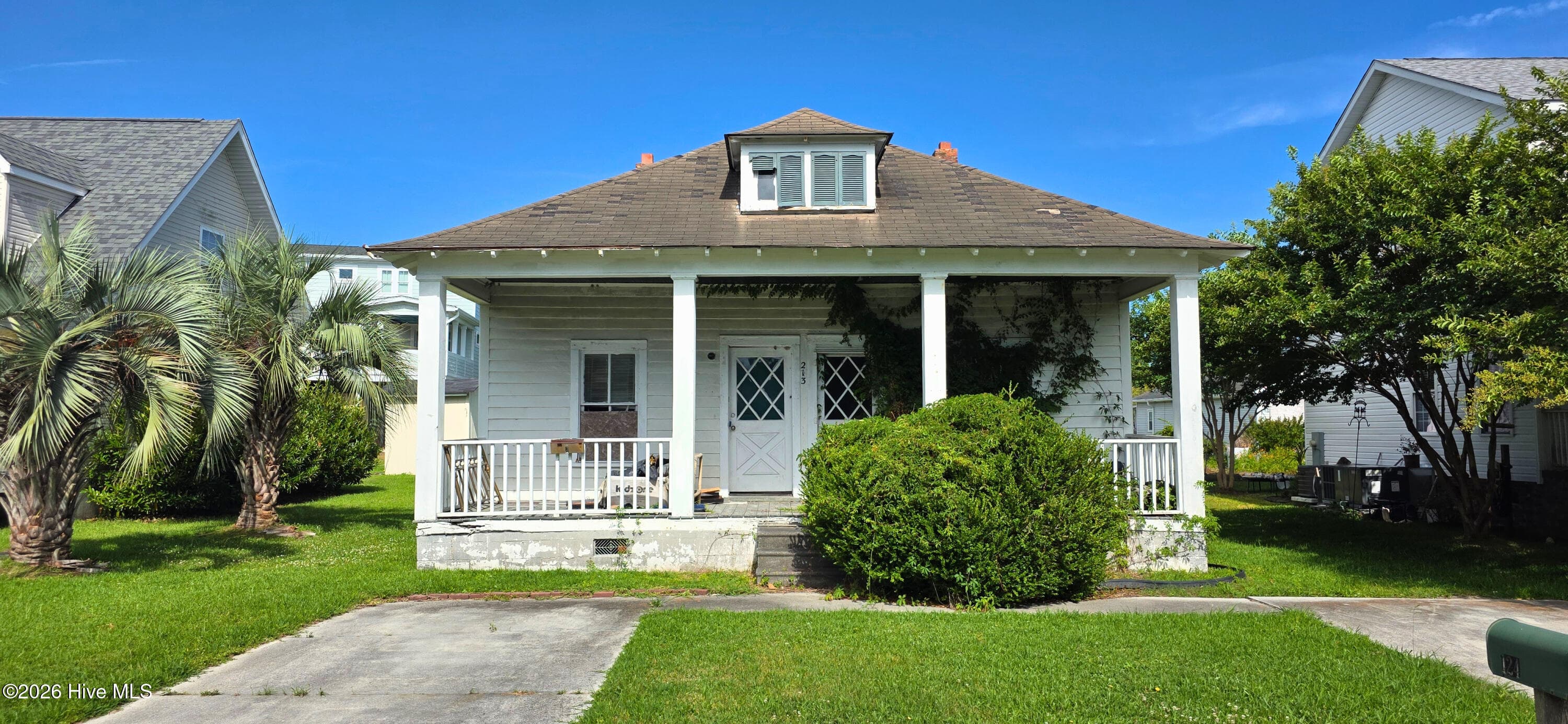 Front of 213 Elm Street, Beaufort, NC 28516