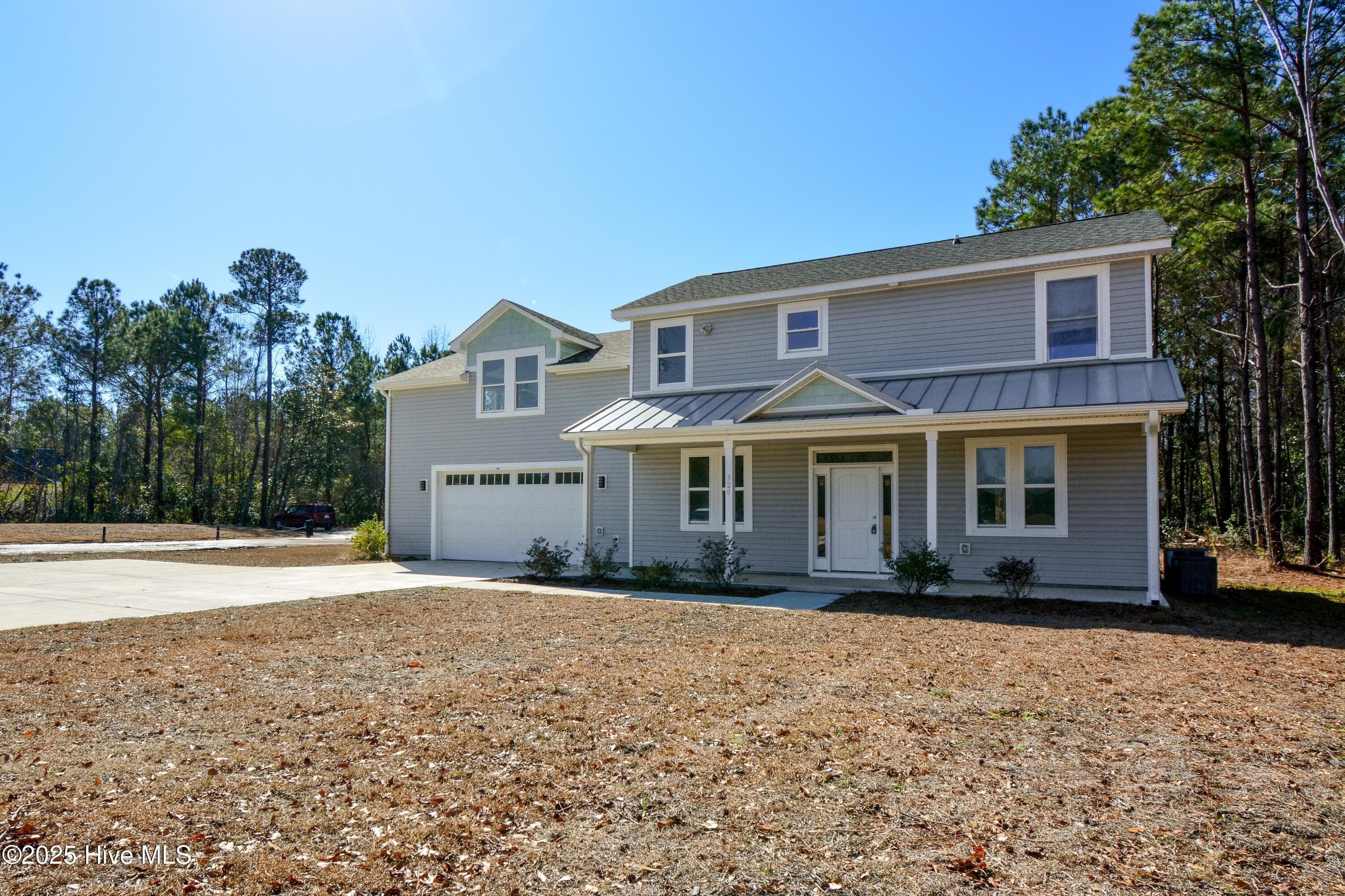 Front of 320 Belt Road, Hampstead, NC 28443