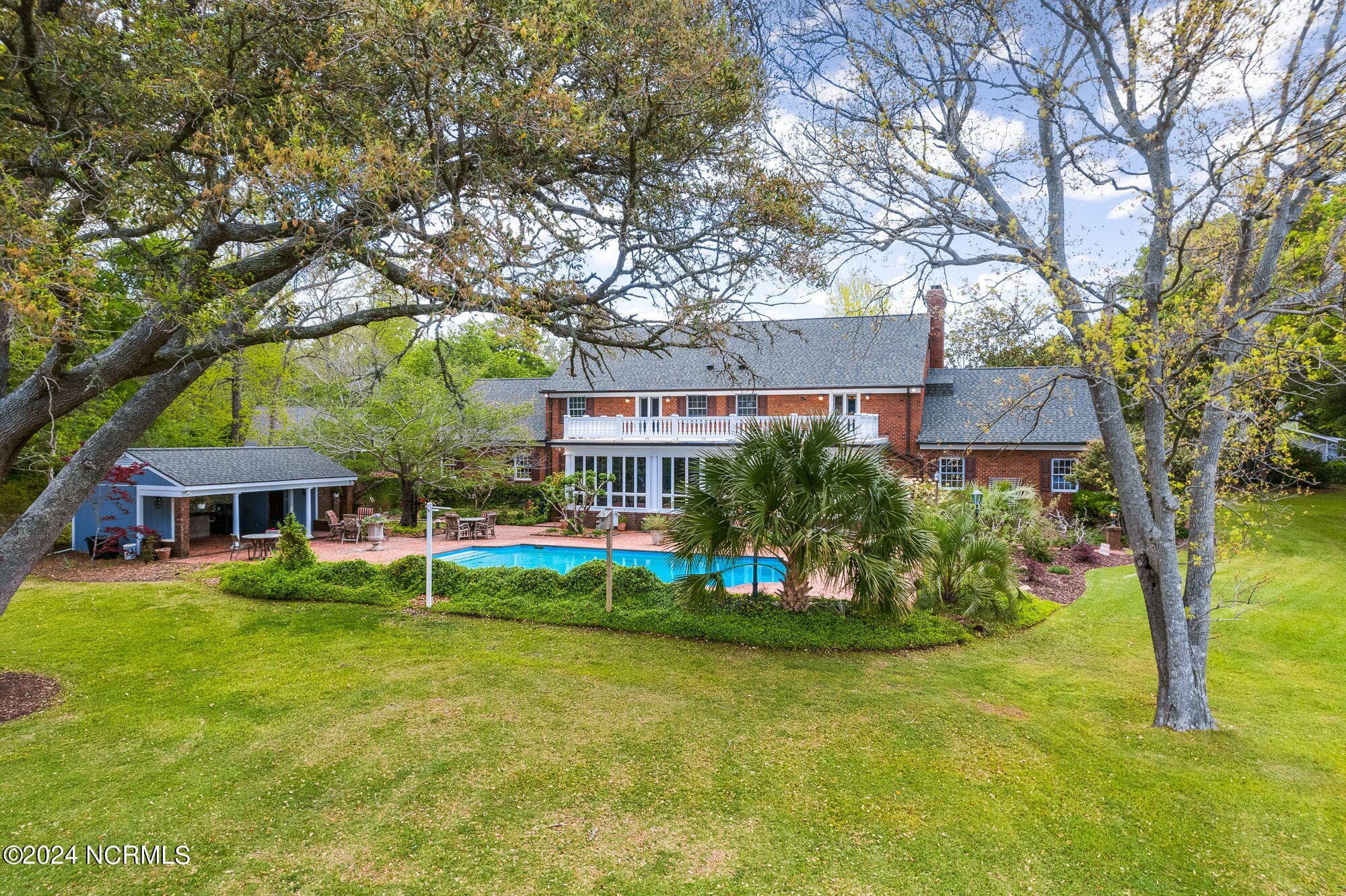 Front of 130 Harbour Drive, Hubert, NC 28539
