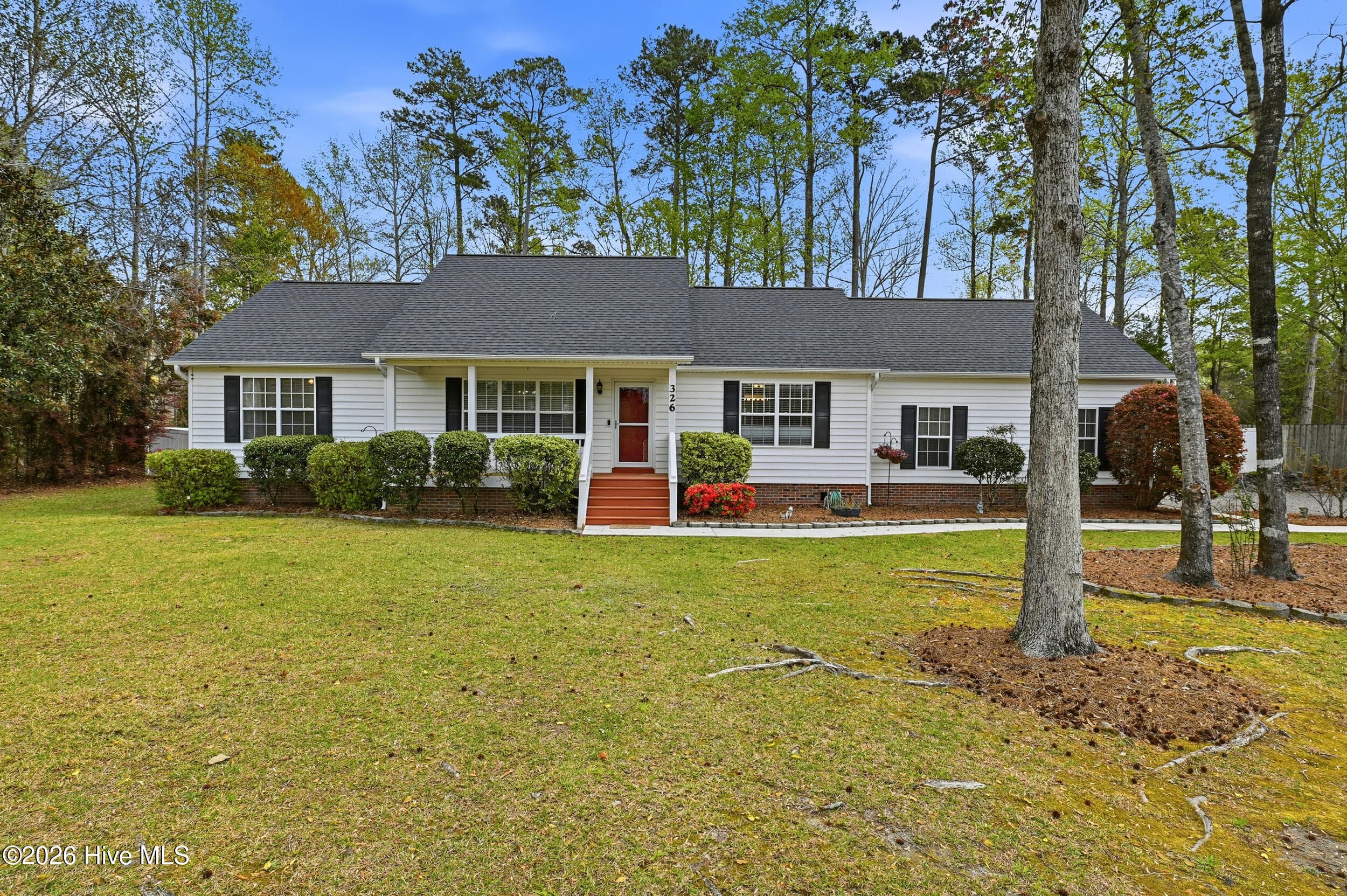 Front of 326 Knollwood Drive, Hampstead, NC 28443