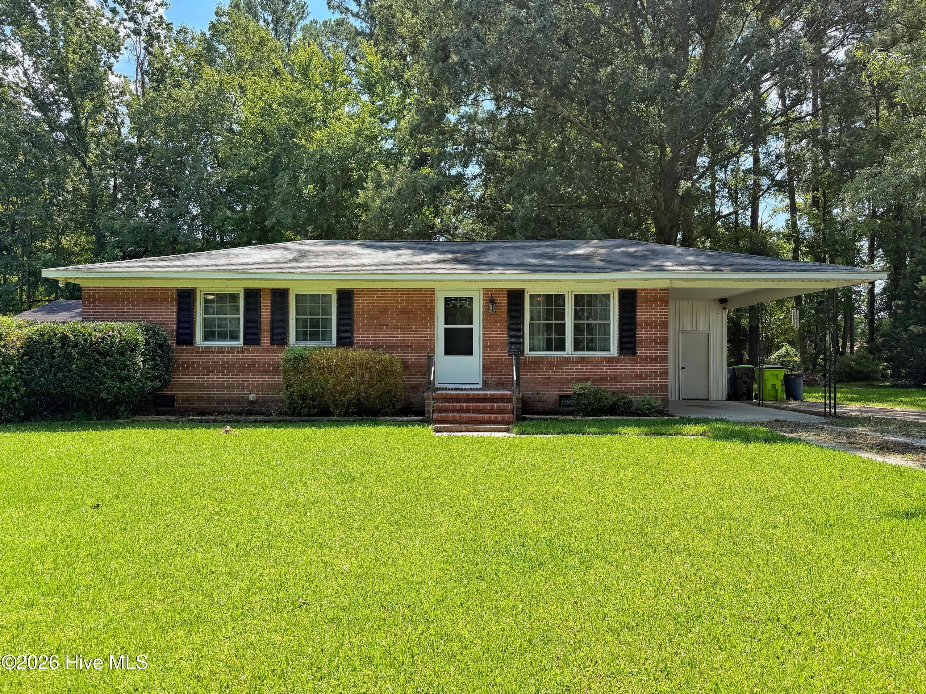 Front of 419 Hart Drive, New Bern, NC 28560