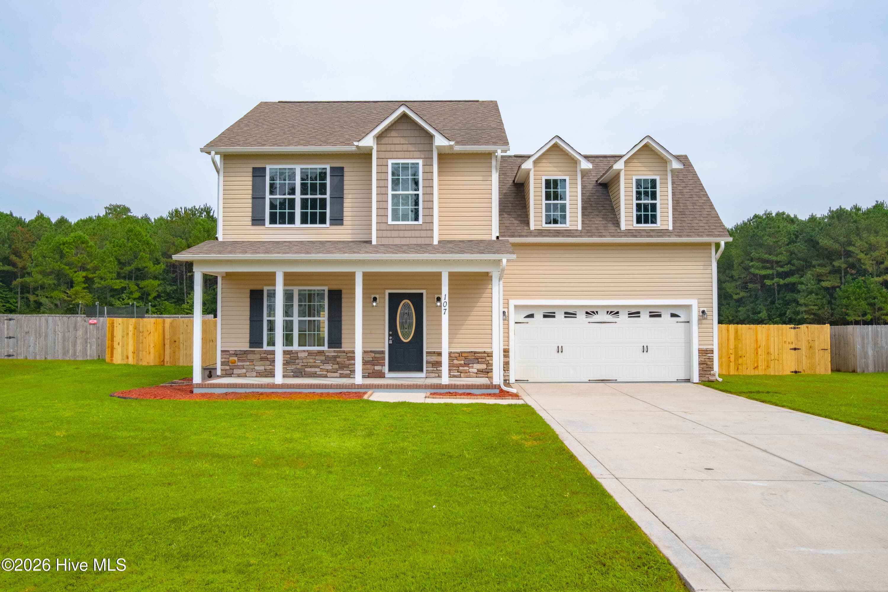 Front of 107 Sparrow Point Lane, Jacksonville, NC 28540
