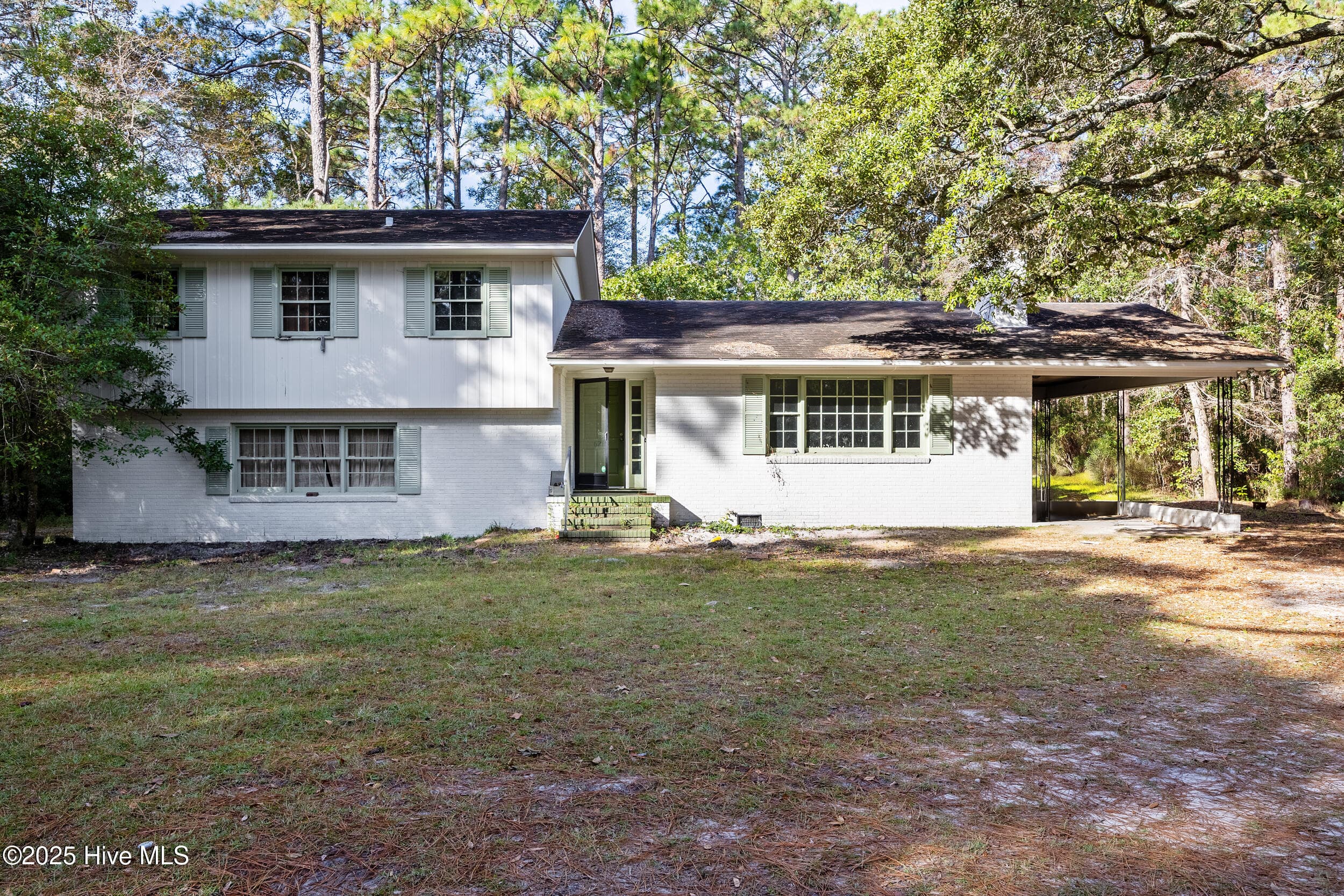 Front of 6216 Fox Run Road, Wilmington, NC 28409