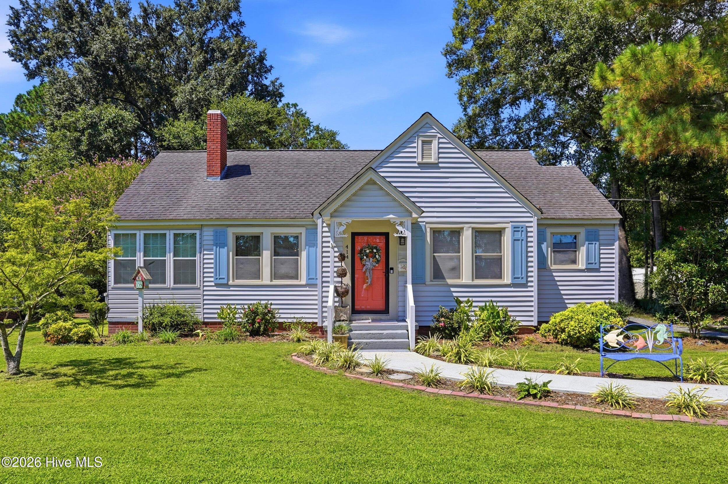 Front of 414 S Raleigh Street, Wallace, NC 28466
