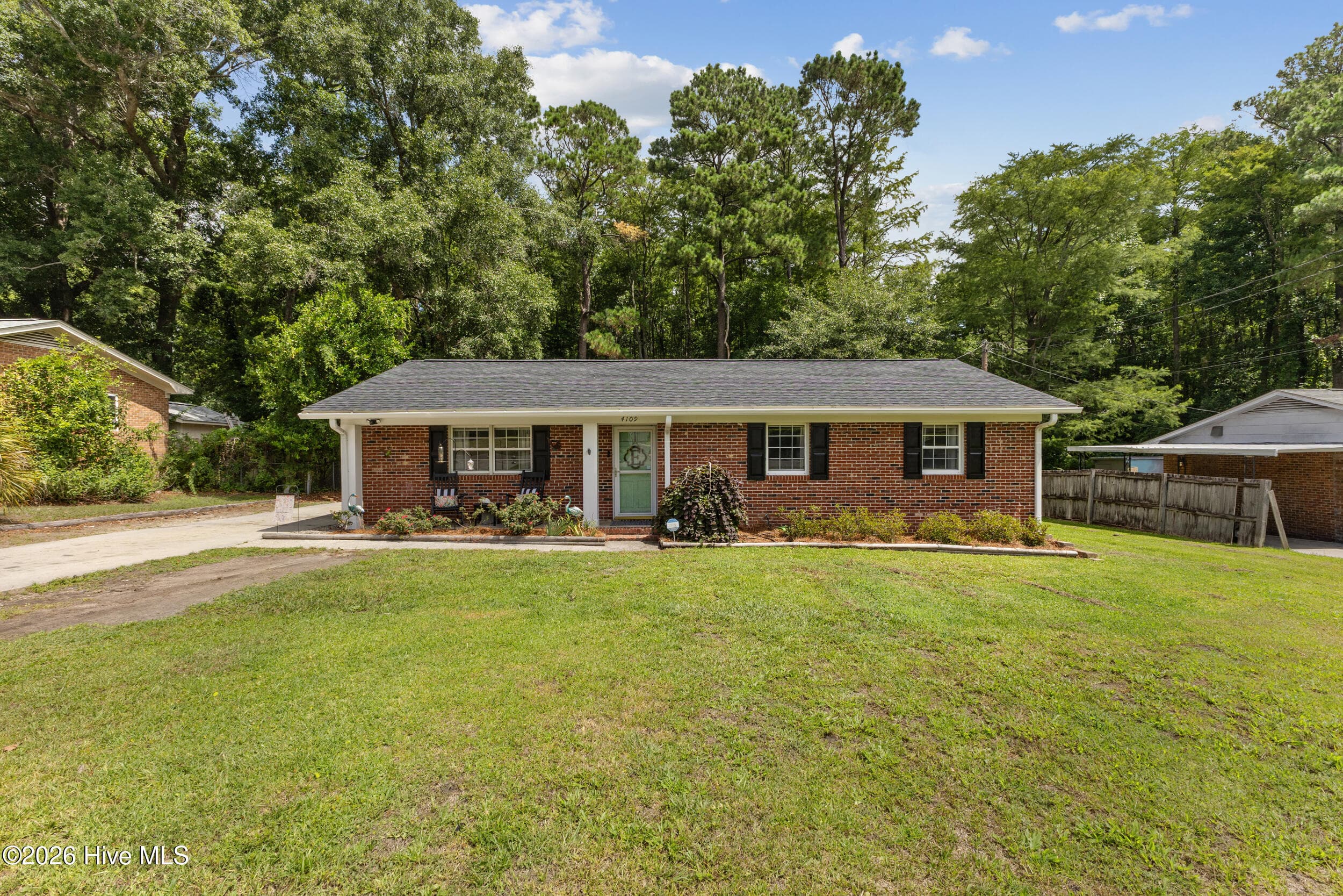Front of 4109 Lynbrook Drive, Wilmington, NC 28405