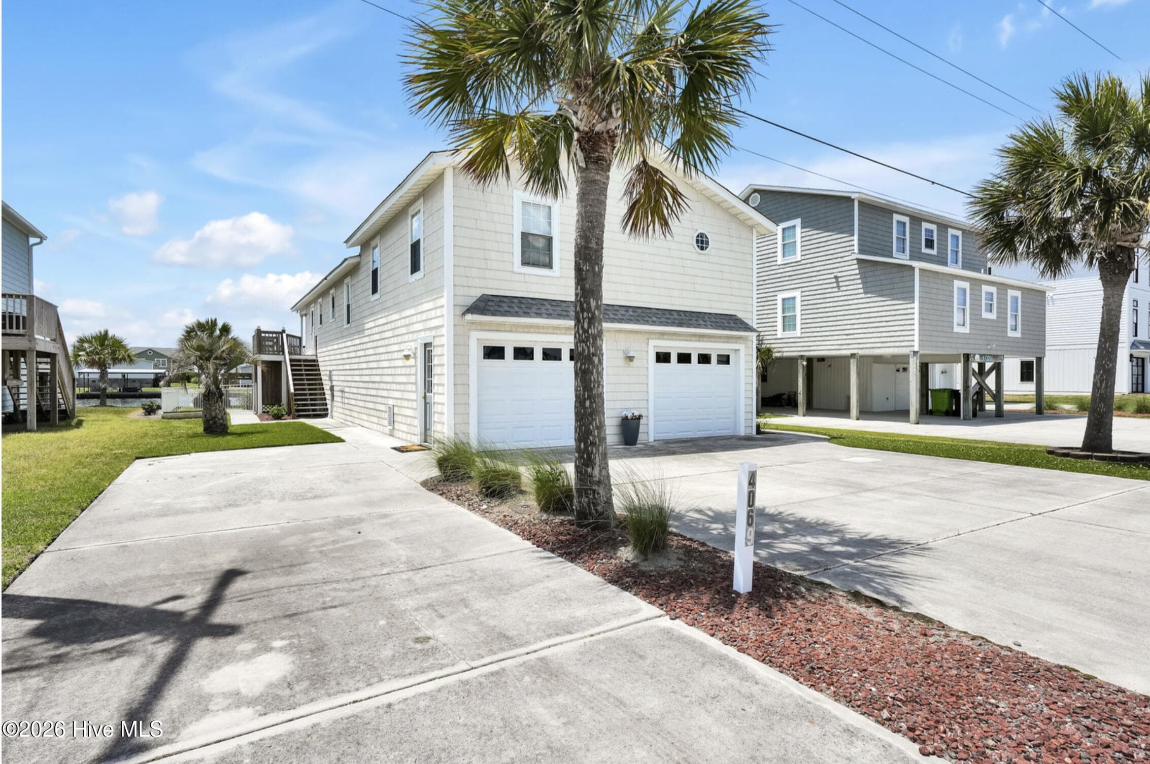 Front of 4069 4th Street, Surf City, NC 28445