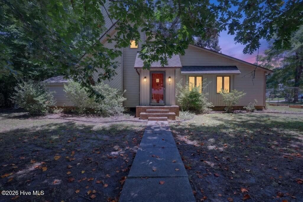 Front of 300 Nottingham Road, Jacksonville, NC 28546