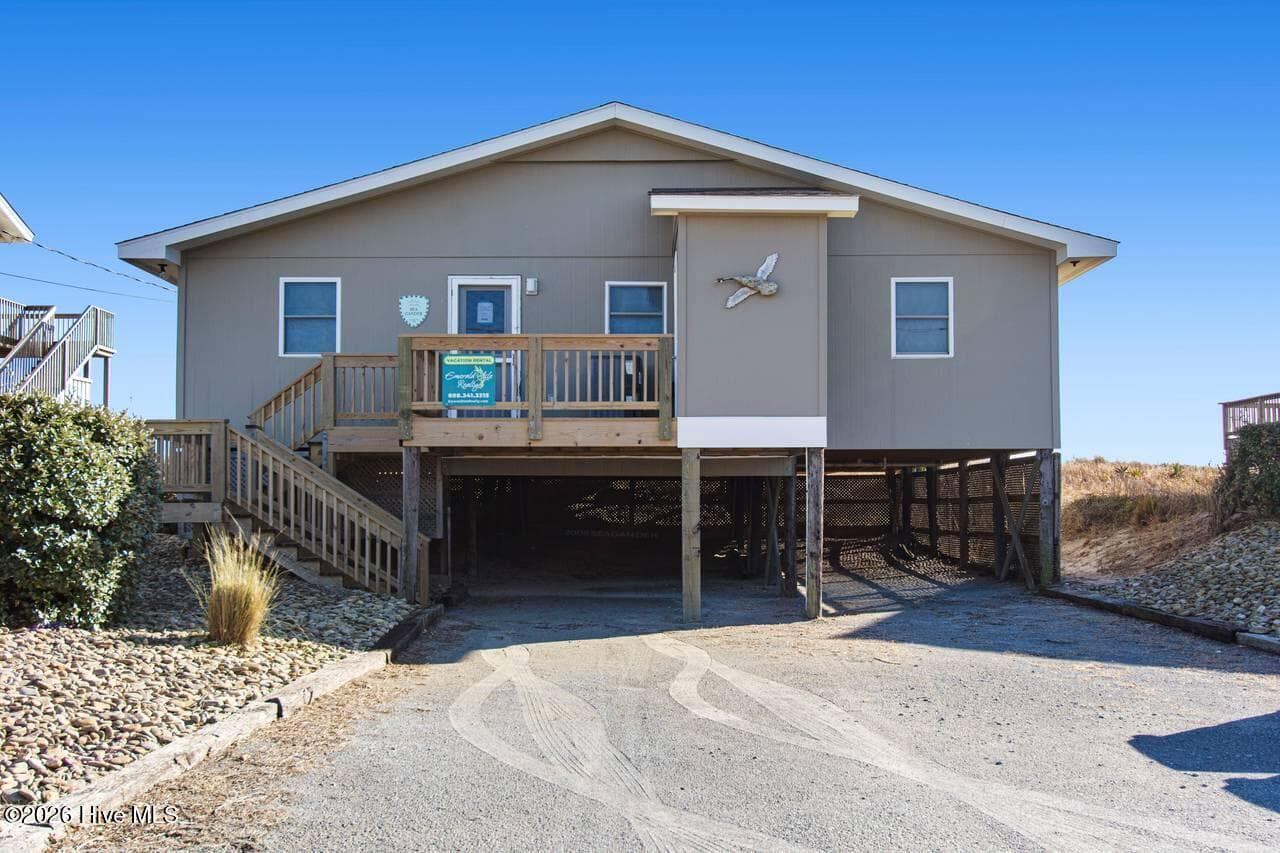 Front of 2005 Ocean Drive, Emerald Isle, NC 28594