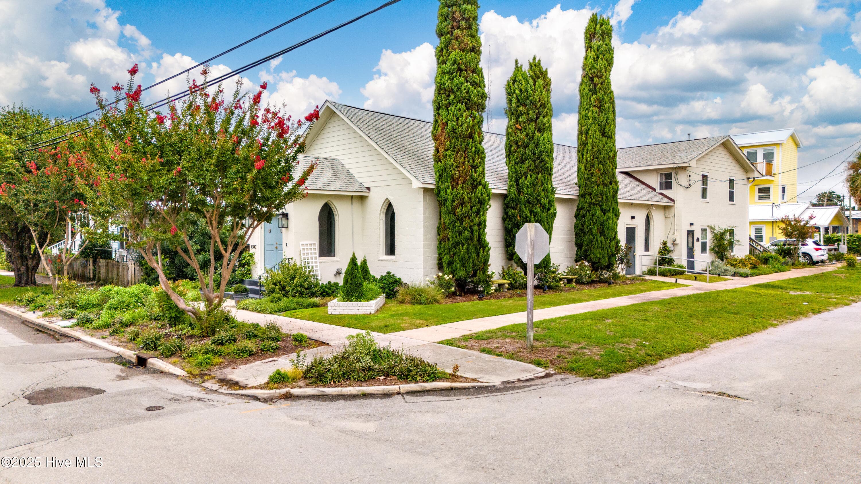 Exterior of 1300 Evans Street, Morehead City, NC 28557