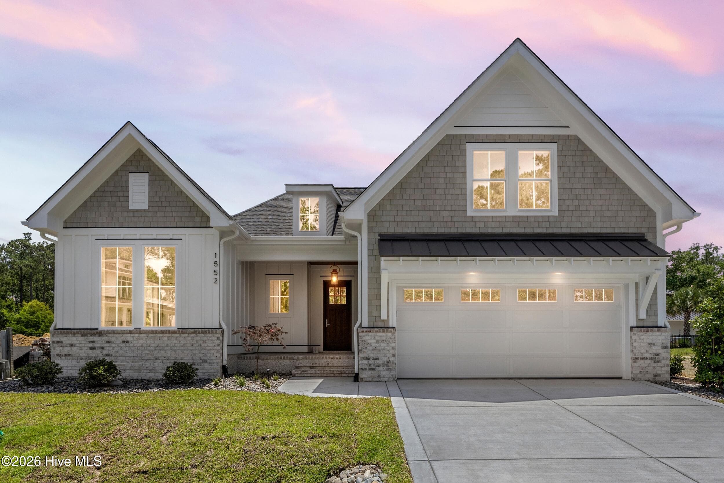 Front of 1552 Riverview Terrace, Wilmington, NC 28401