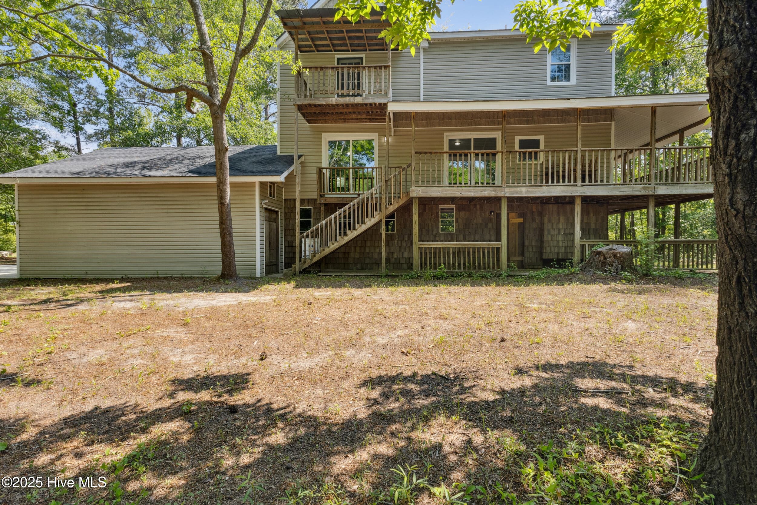 Front of 975 River Bend Drive, Burgaw, NC 28425