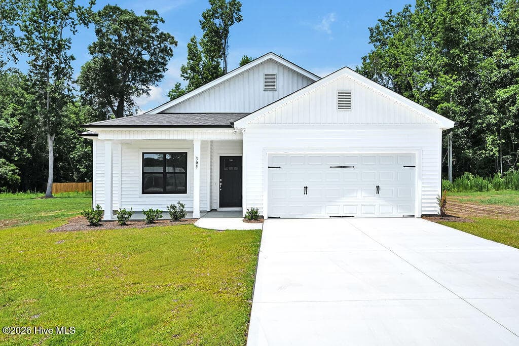 Front of 108 Eddie Drive, Burgaw, NC 28425