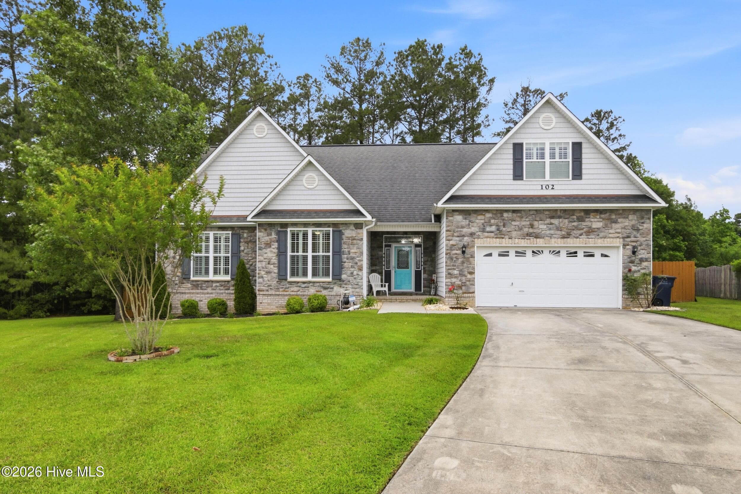 Front of 102 Kingswood Court, Jacksonville, NC 28546