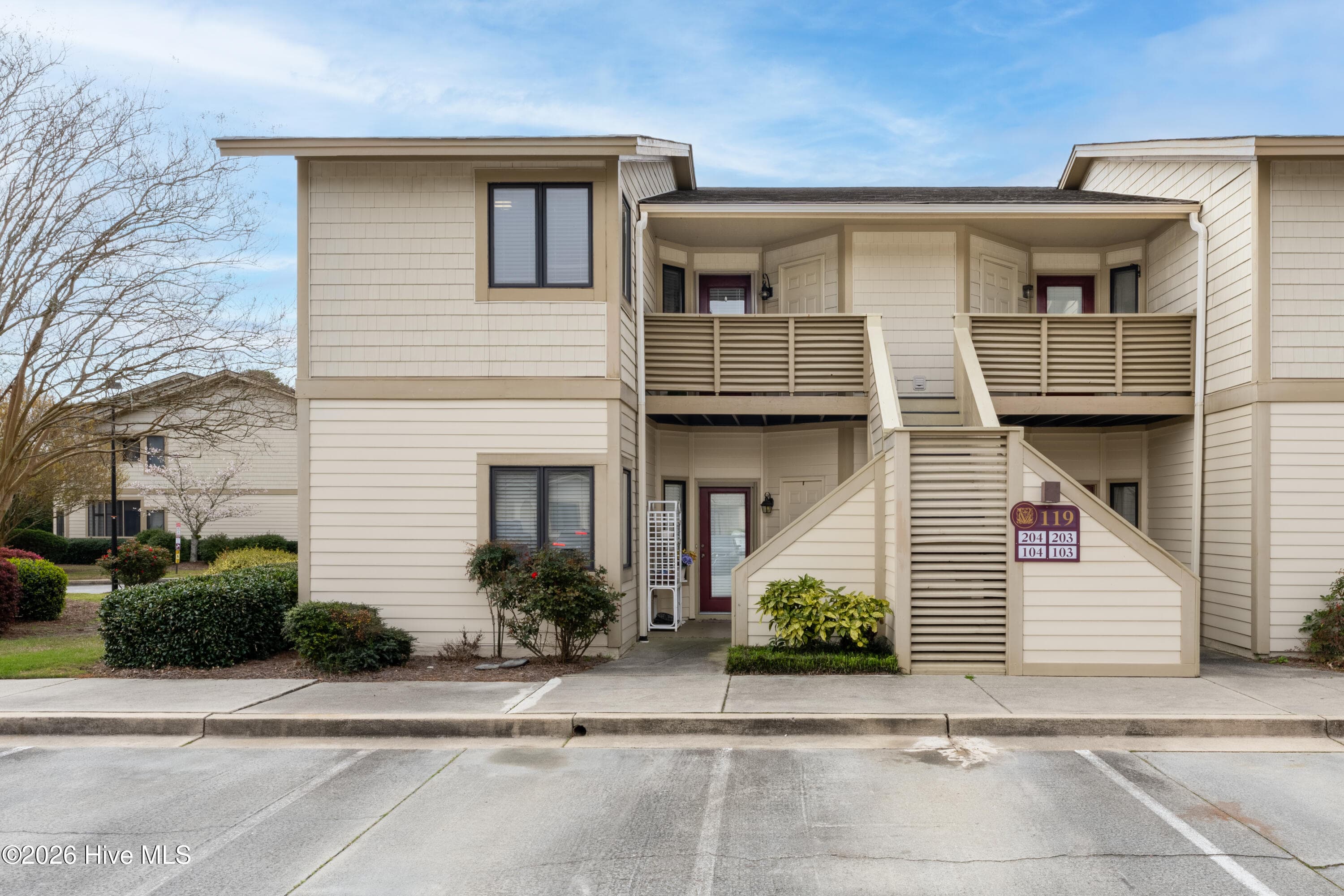Front of 119 Longstreet Drive Apt 204, Wilmington, NC 28412