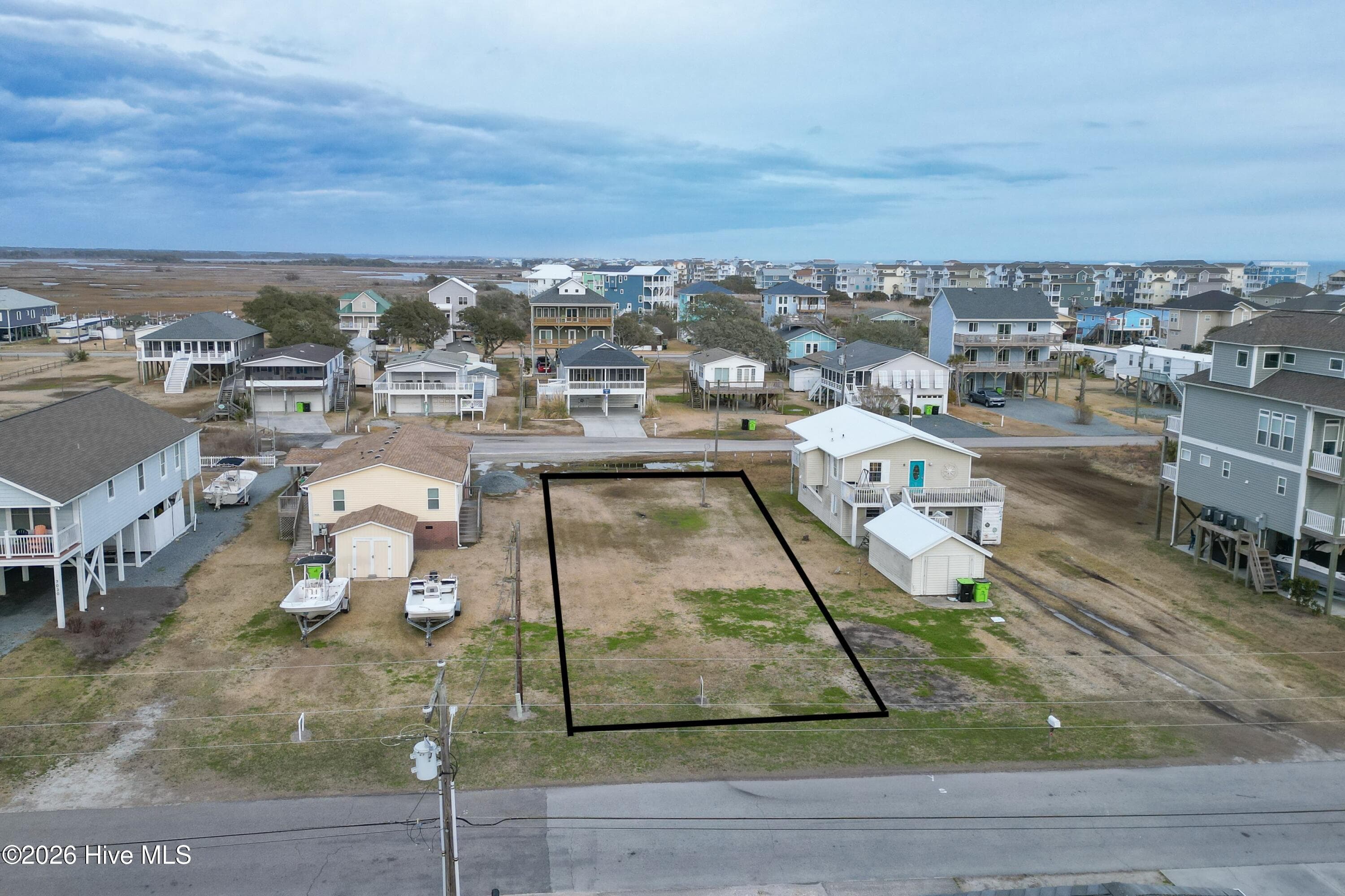 Exterior of 7026 7th Street, Surf City, NC 28445