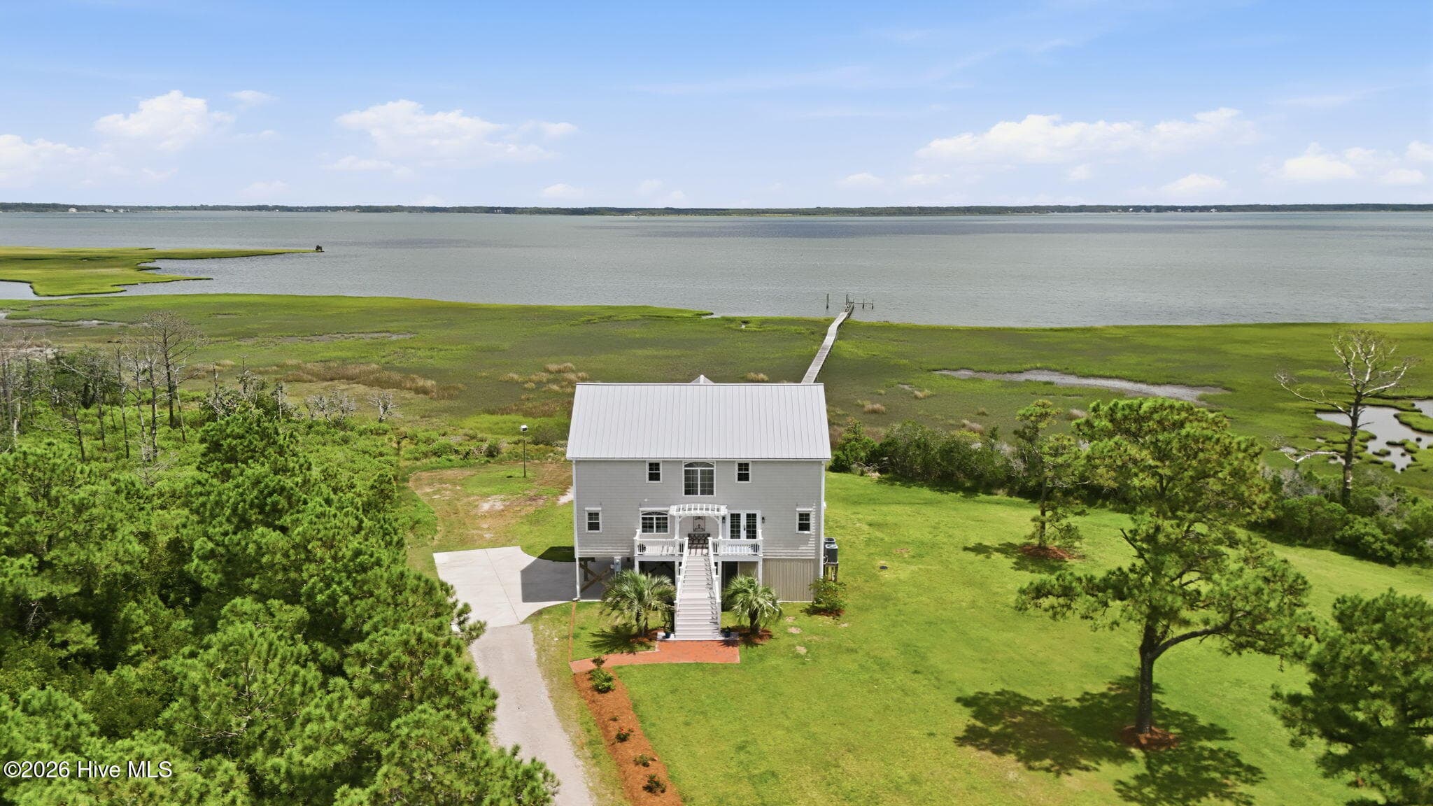 Exterior of 404 Perkins Road, Beaufort, NC 28516