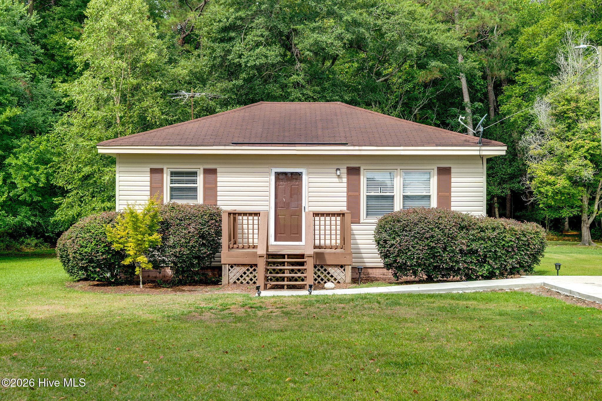 Front of 146 Chicken Neck Road, Teachey, NC 28464