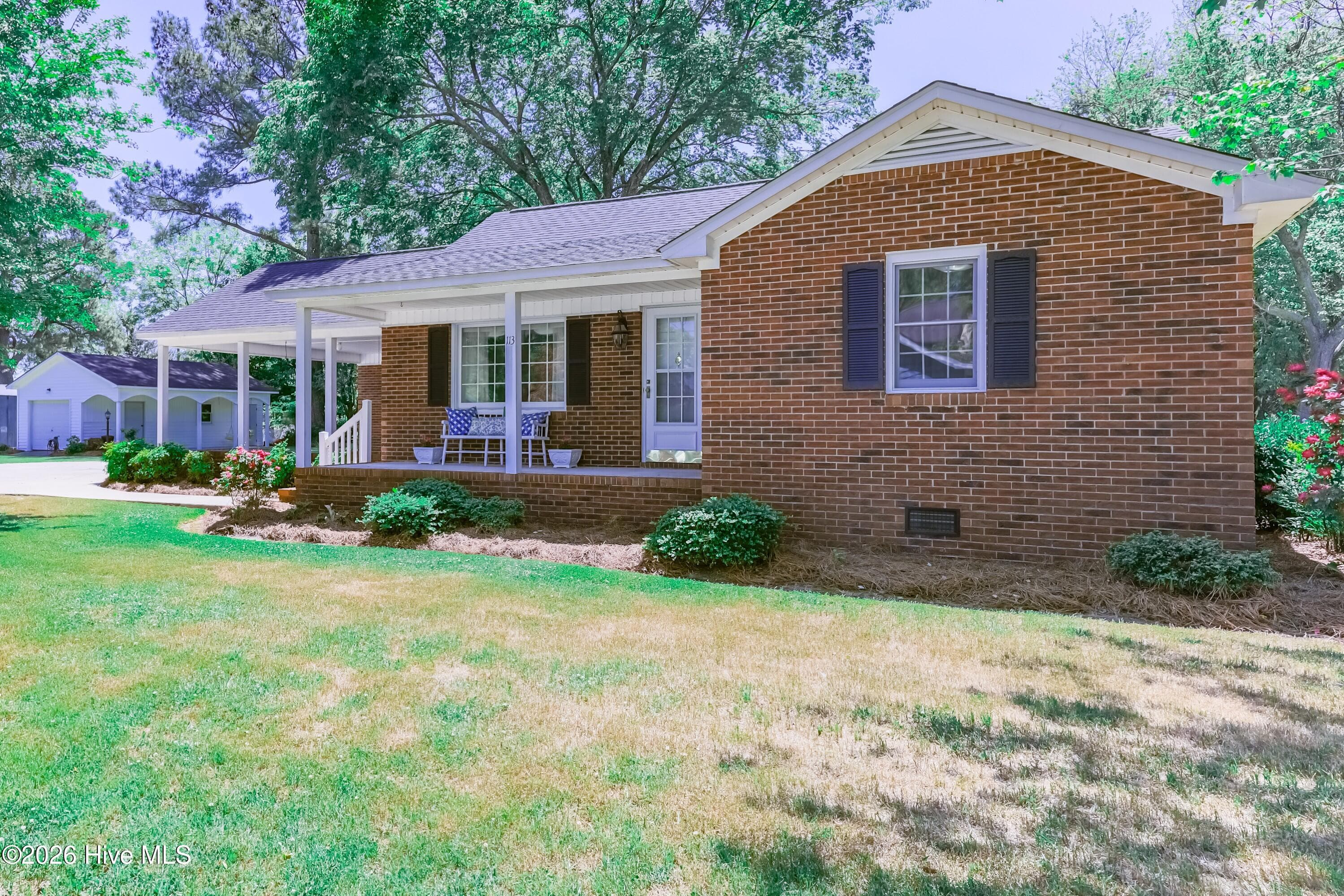 Front of 113 W Church Street, Beulaville, NC 28518