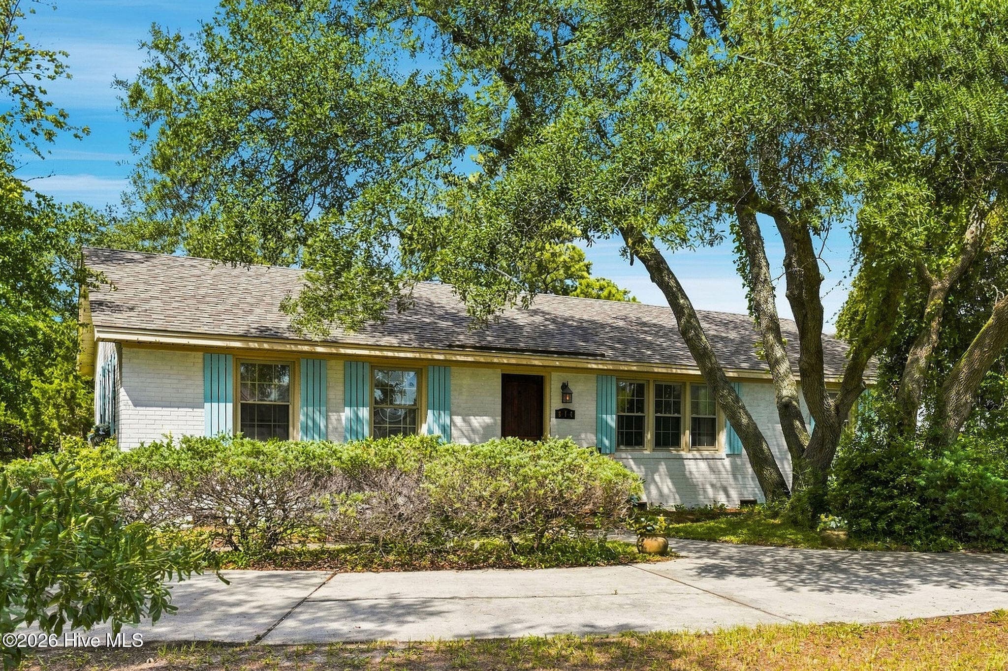 Front of 814 Cape Fear Boulevard, Carolina Beach, NC 28428