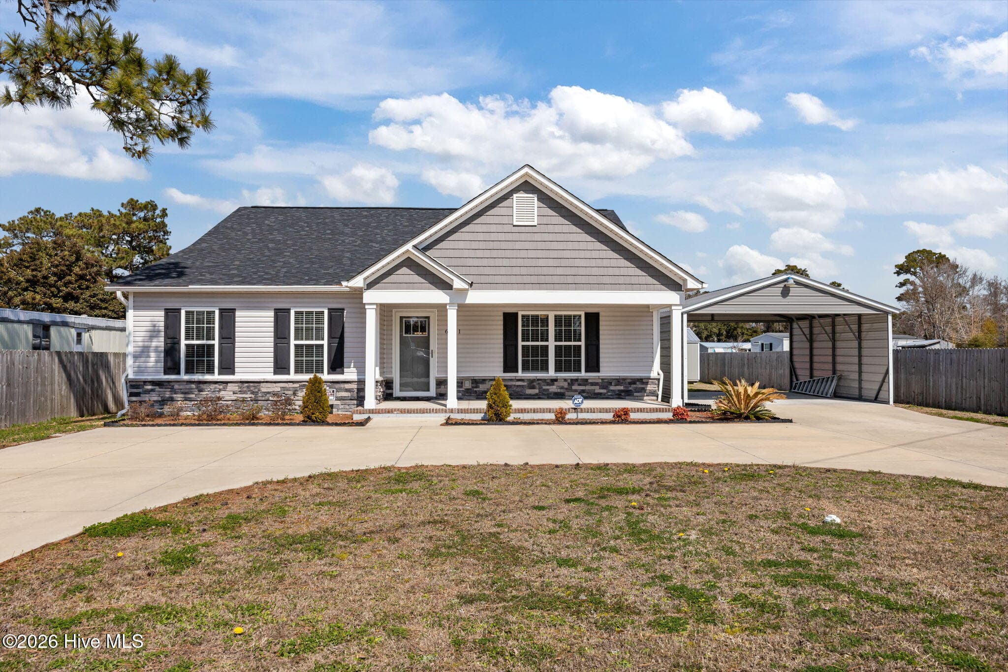 Front of 621 West Beaufort Road, Beaufort, NC 28516