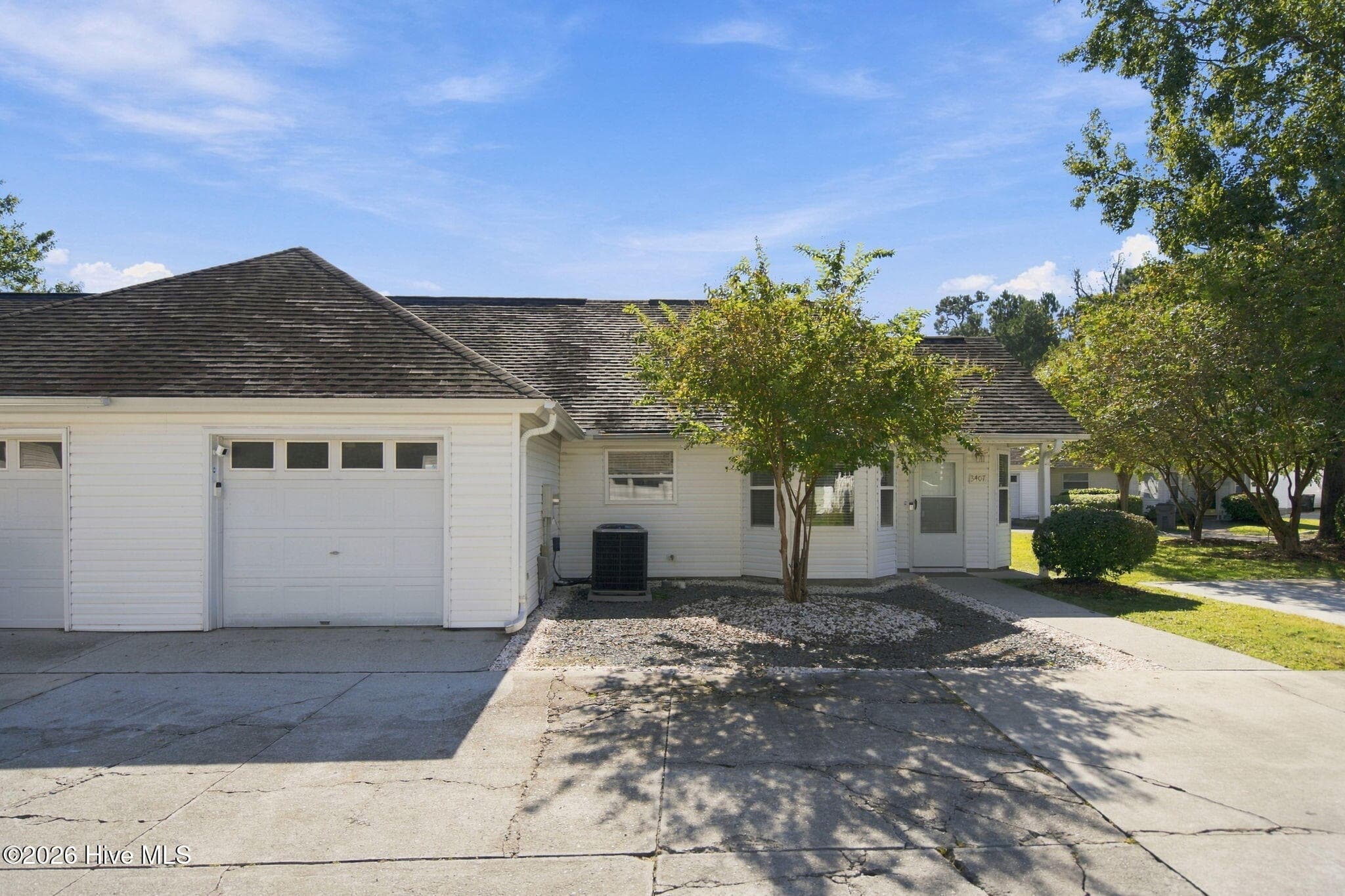 Exterior of 3407 Belmont Circle